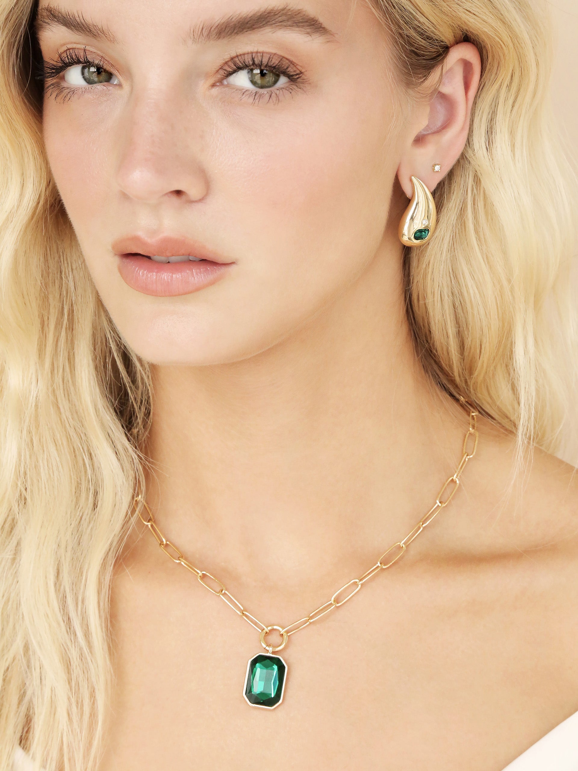 Deco Pendant Necklace