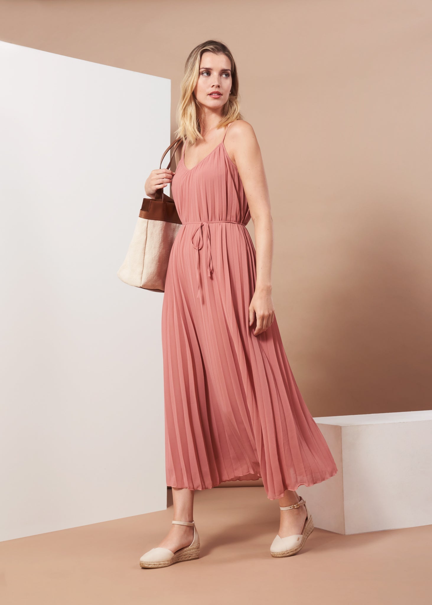 Formiga Beige Canvas Ankle Strap Women Espadrille Wedges Outfit