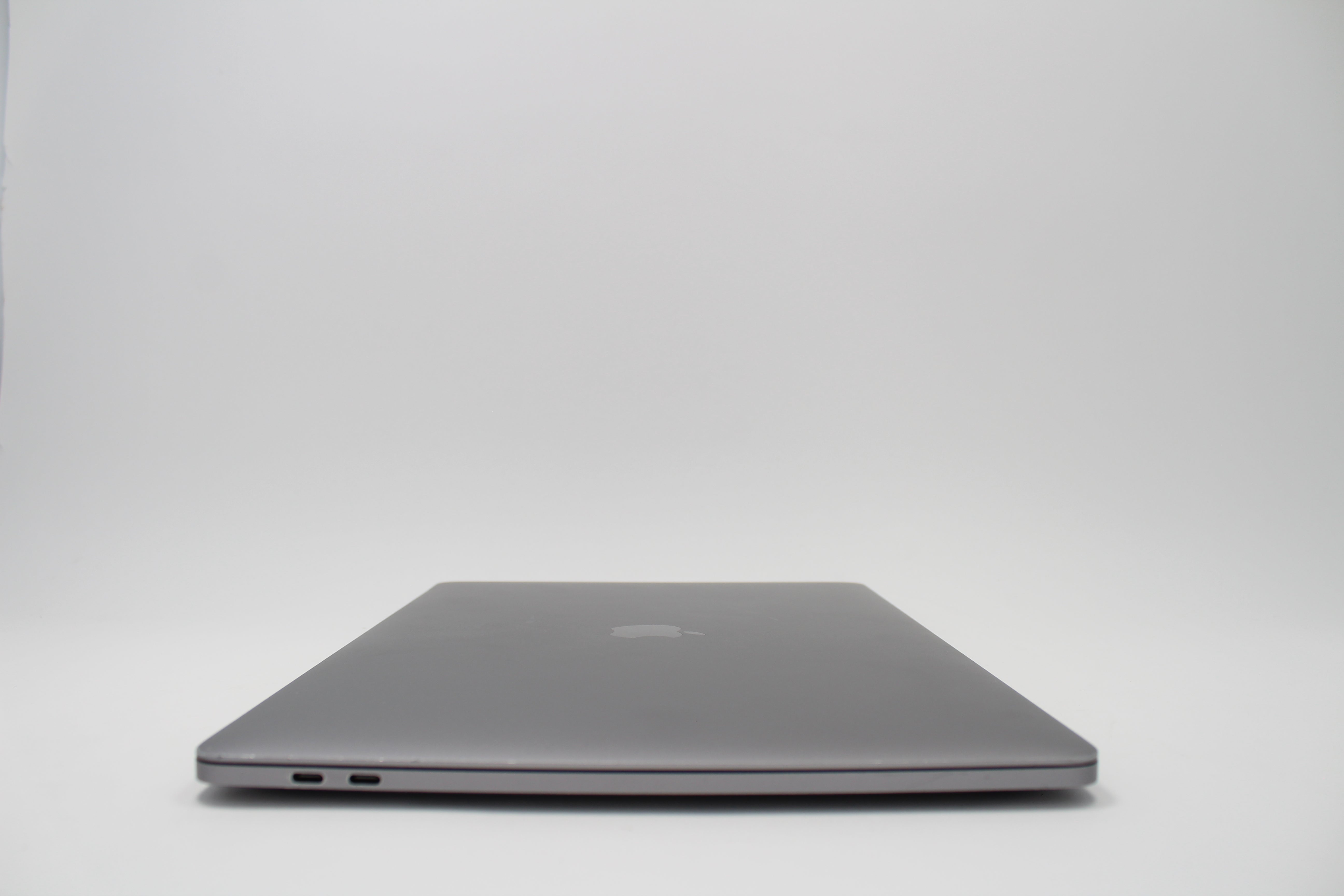 2016 Apple MacBook Pro 15-inch i7 2.7GHz 16GB RAM 512GB SSD | Radeon Pro 455