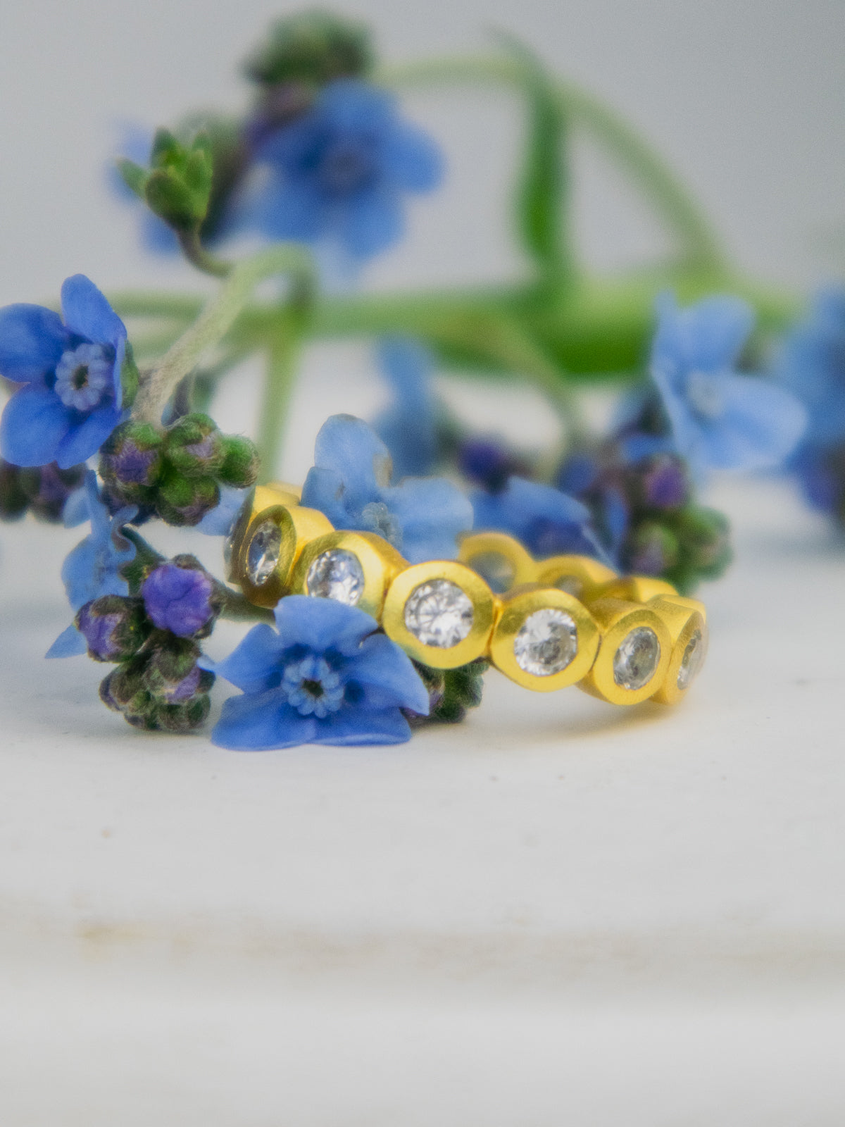 Aria Infinity Band Ring