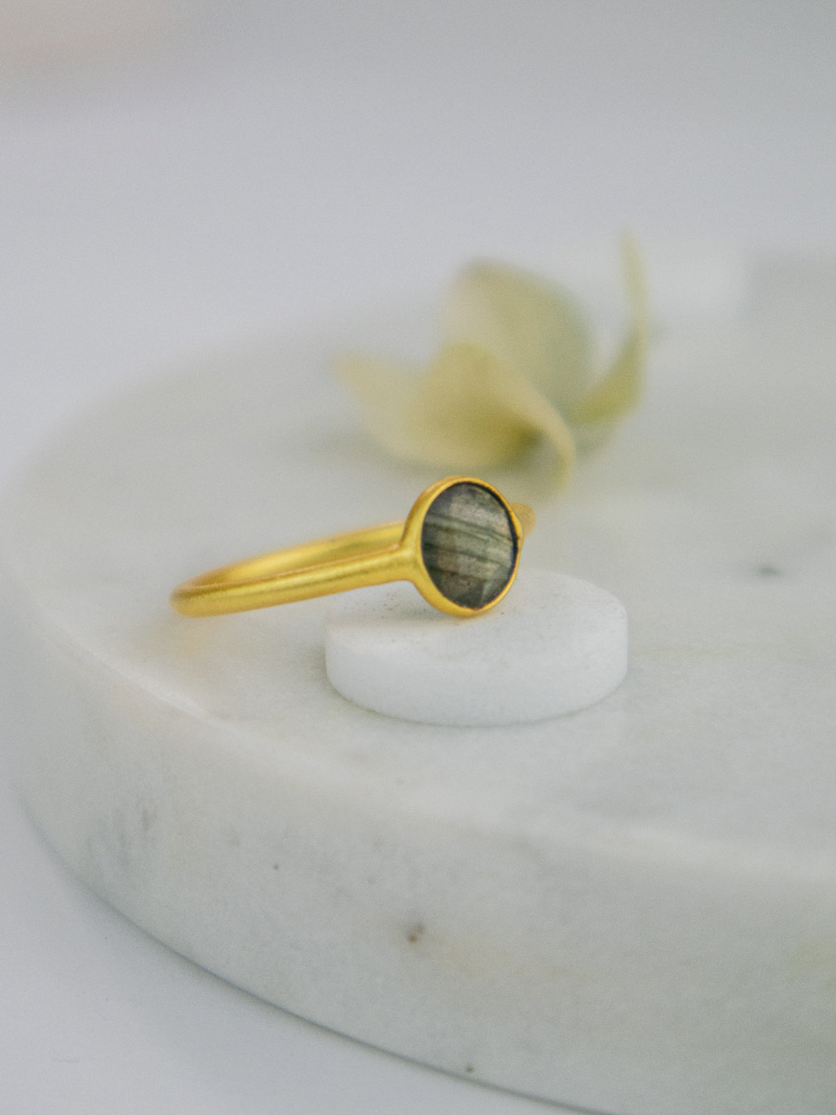 Mini Pebble Ring - Gold