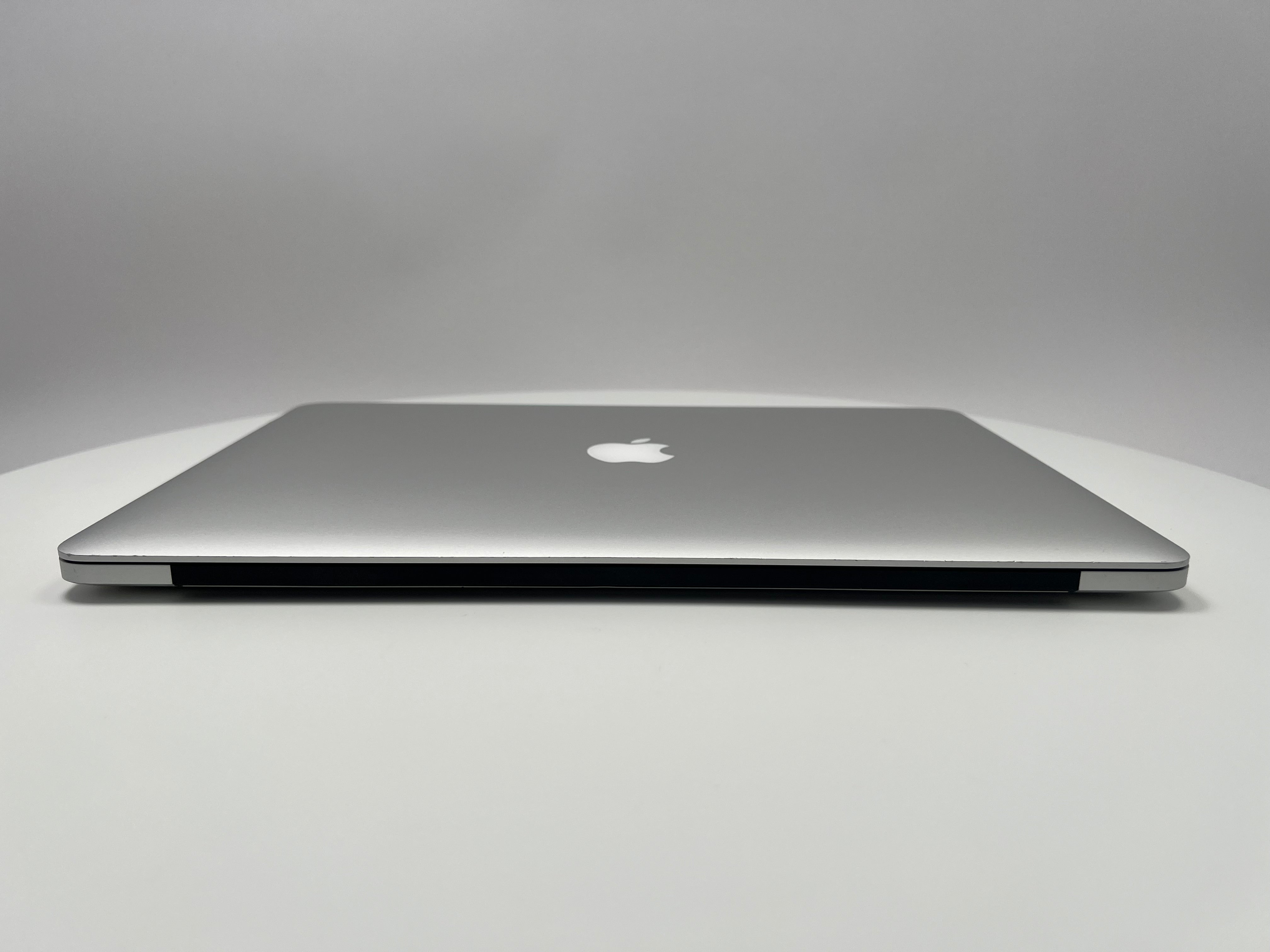 2015 MacBook Pro 15-inch i7 2.8GHz – 16GB RAM 1TB SSD AMD R9 M370X | For Parts Only