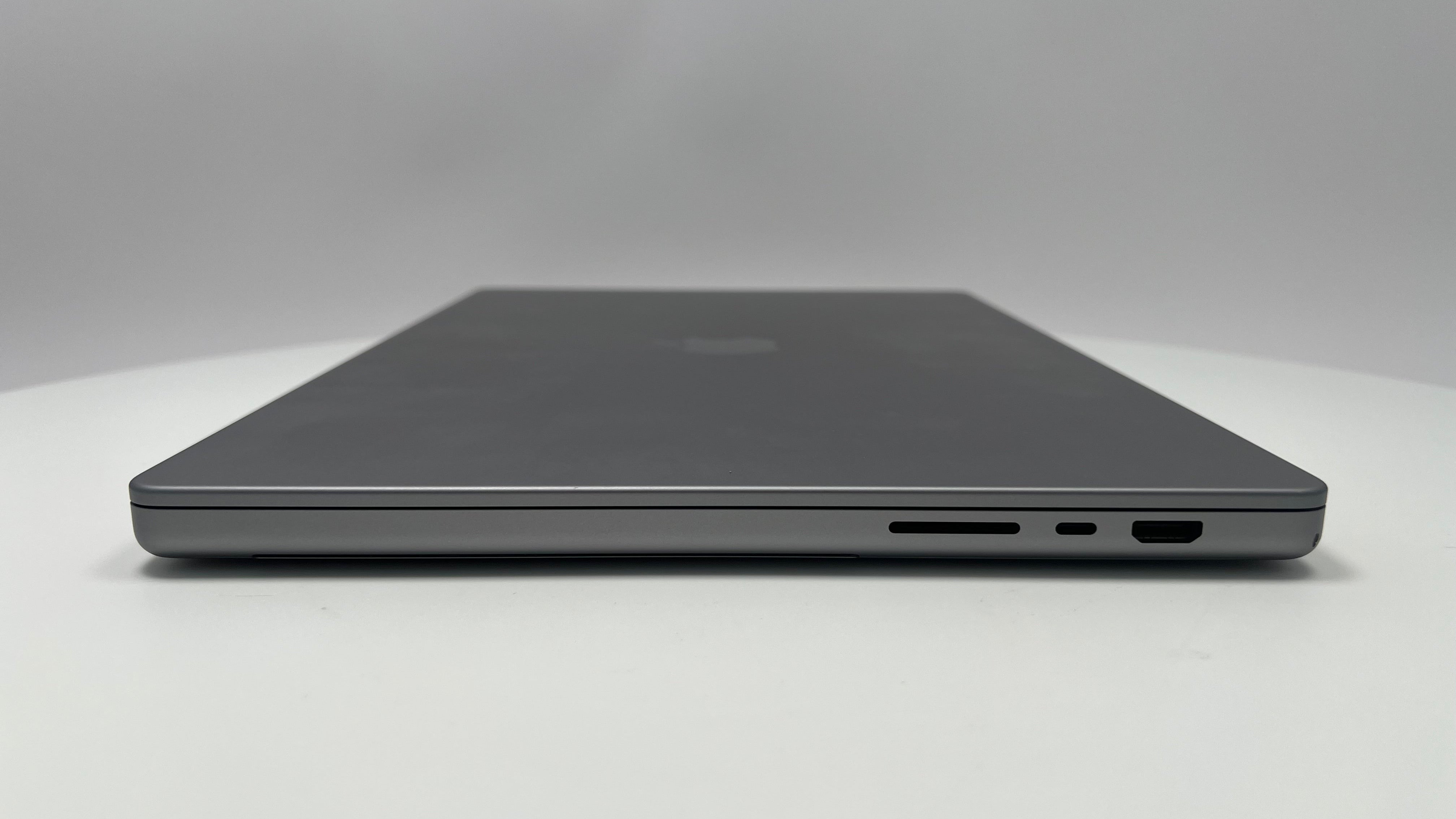 2021 Apple MacBook Pro 16-inch M1 Max 32-Core GPU – 64GB RAM 4TB SSD | Space Gray