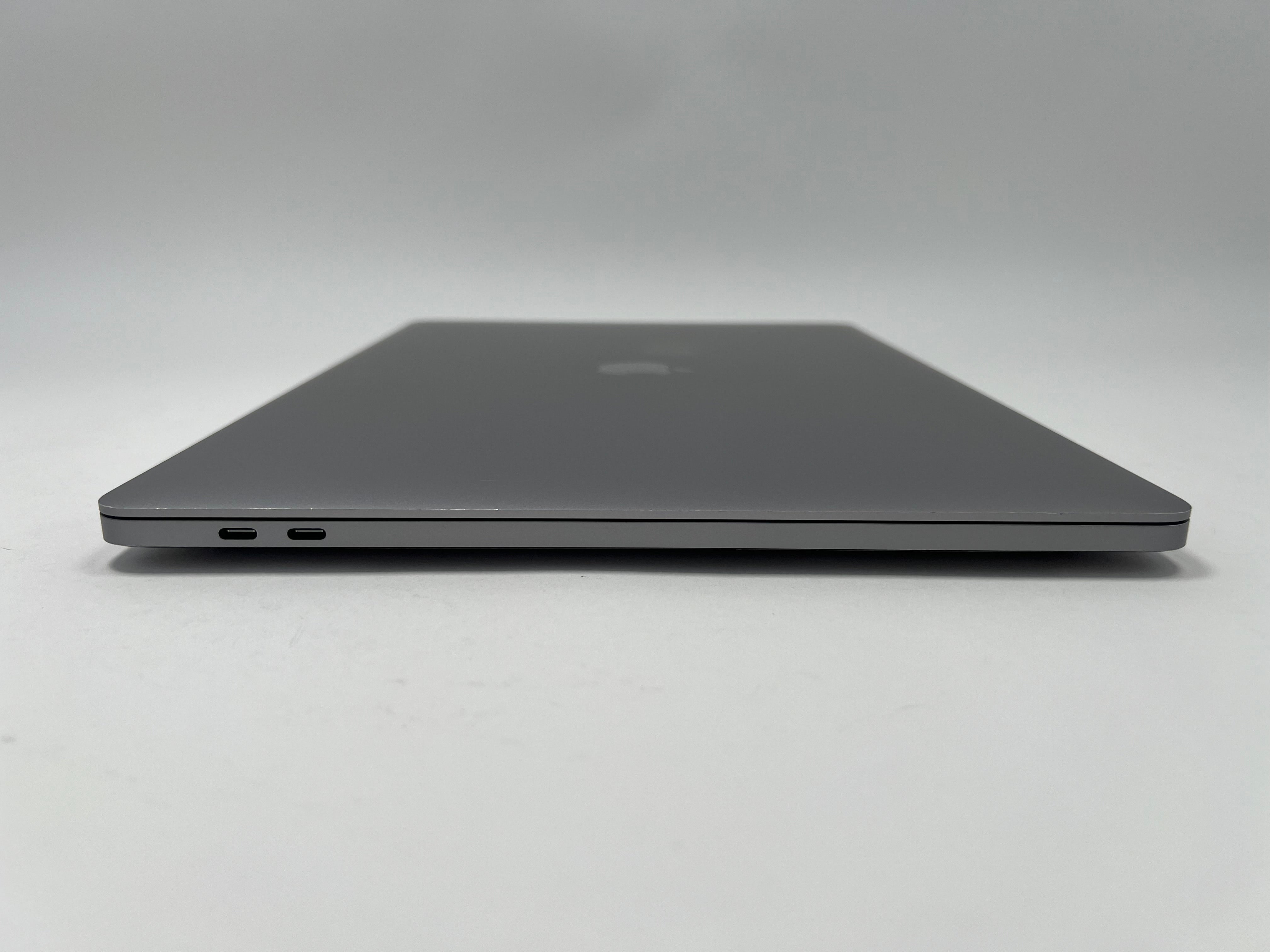 2019 Apple MacBook Pro 16-inch – i9 2.4GHz 32GB RAM 2TB SSD 5500M 8GB | French Keyboard
