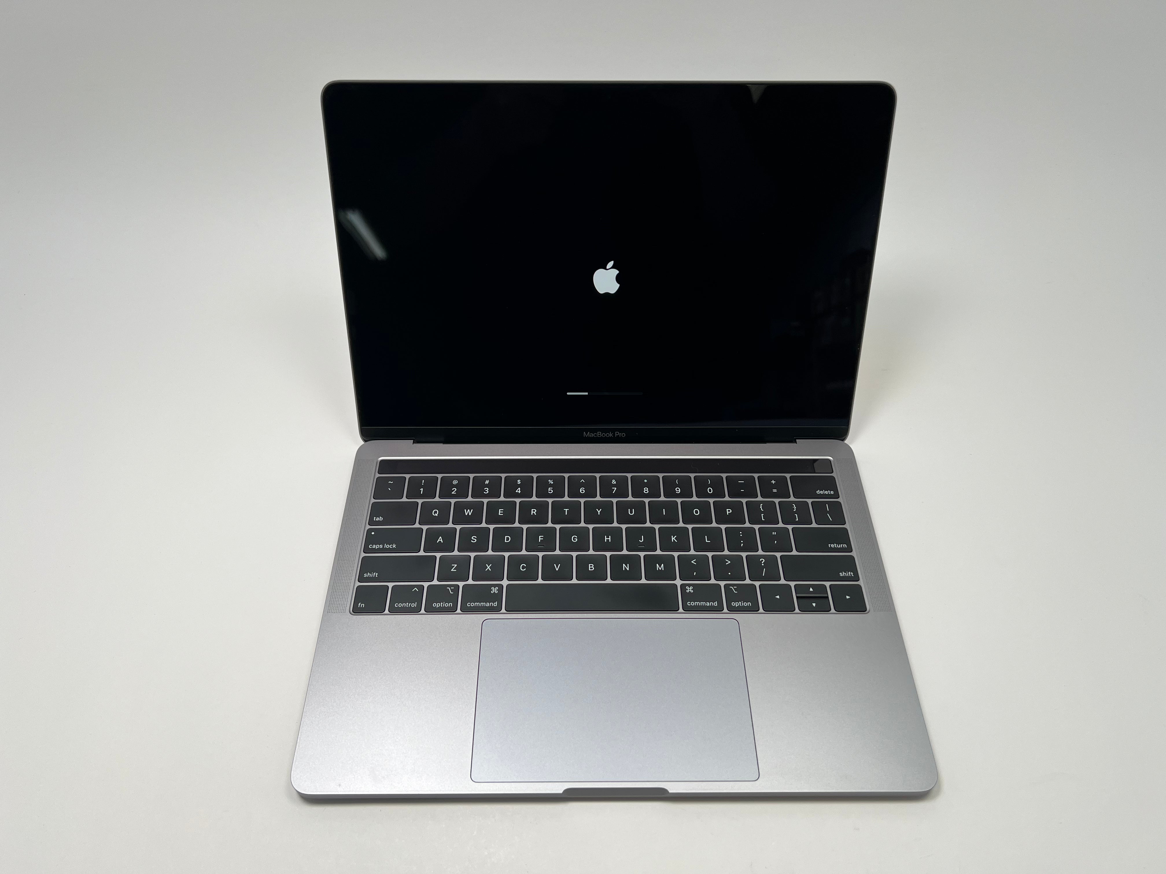 MacBook Pro (2019) 13-inch – Intel Core i7 2.8GHz – 16GB RAM 512GB SSD – 44 Cycles