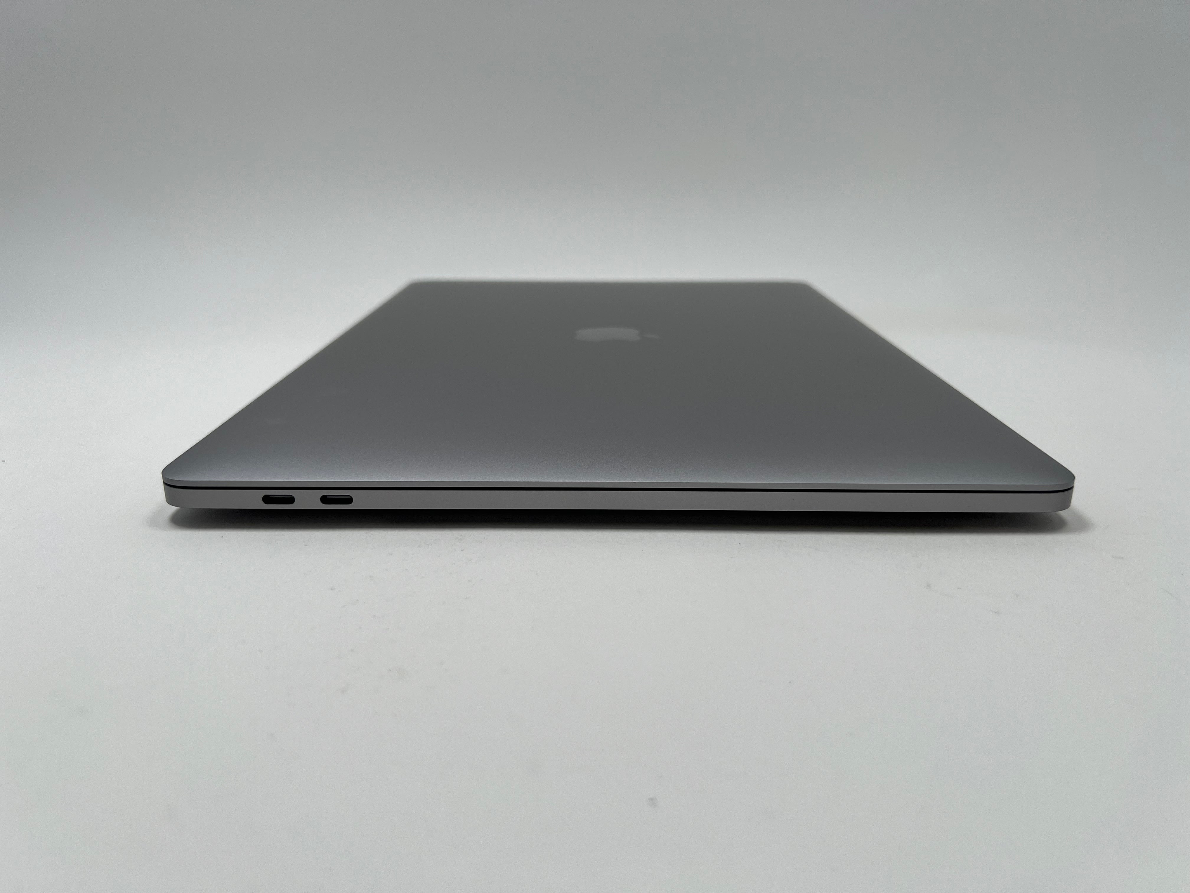 MacBook Pro (2017) 15-inch – Intel Core i7 3.1GHz – 16GB RAM 512GB SSD – Radeon Pro 560