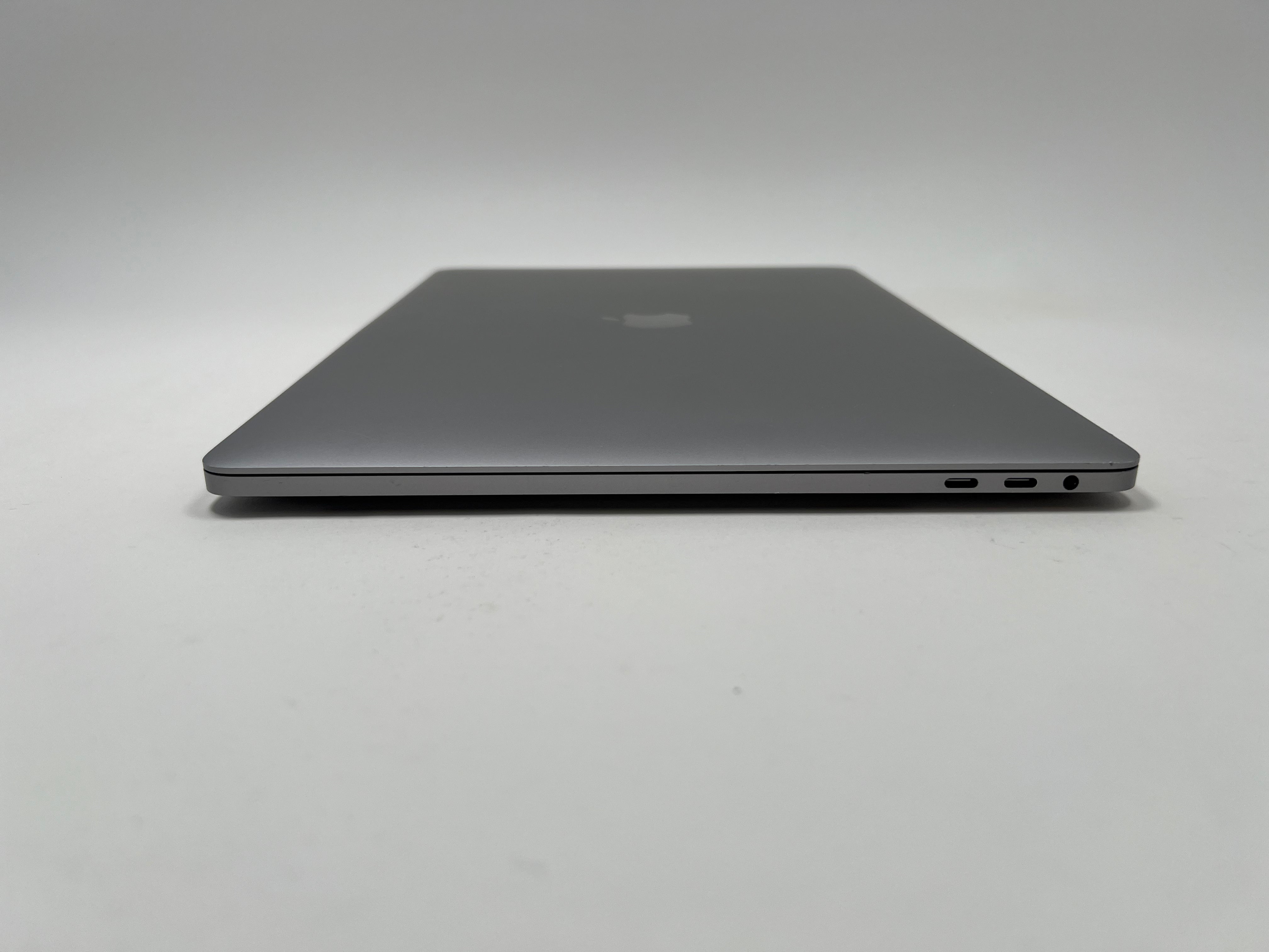 MacBook Pro (2017) 15-inch – Intel Core i7 3.1GHz – 16GB RAM 1TB SSD – Radeon Pro 560