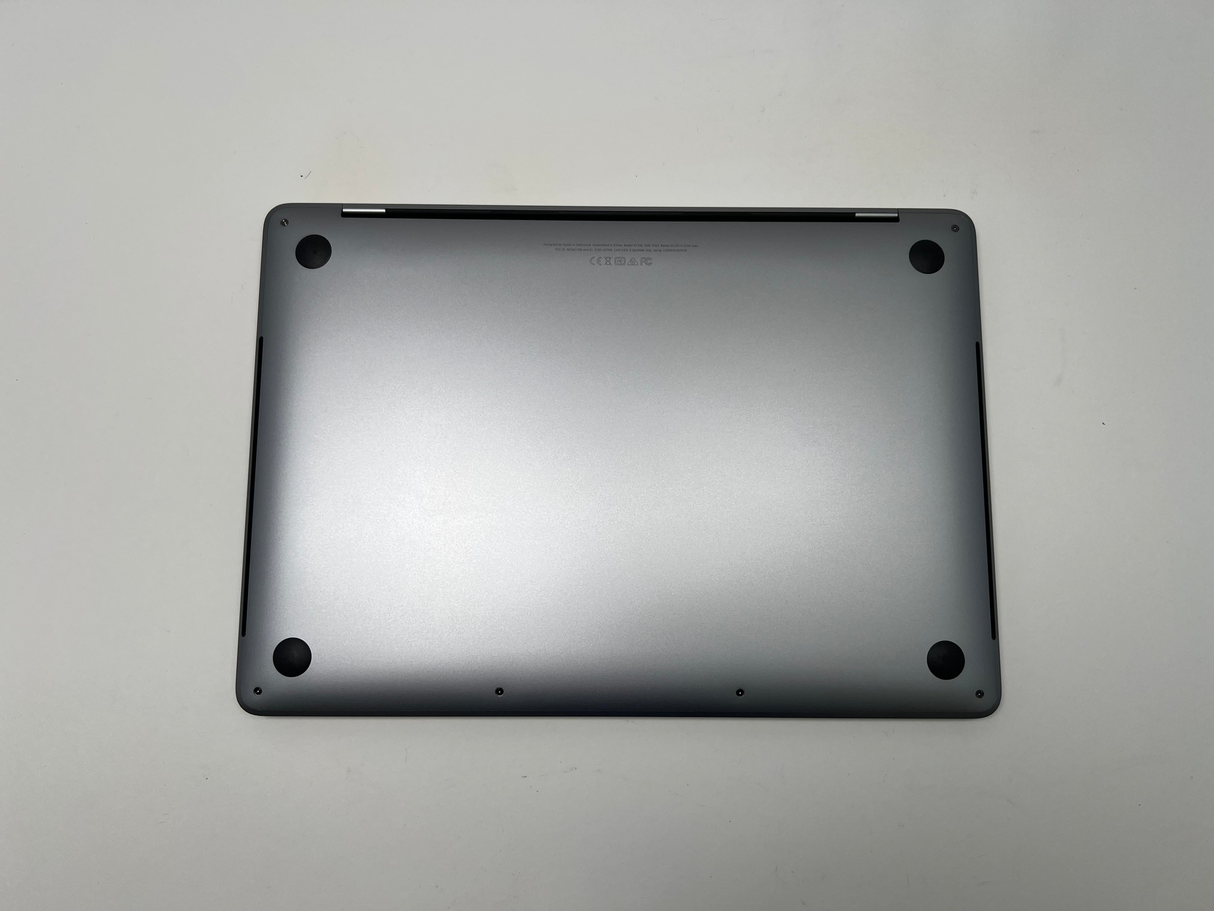 MacBook Pro (2017) 13-inch – Intel Core i7 3.5GHz – 16GB RAM 512GB SSD • 45 Battery Cycles
