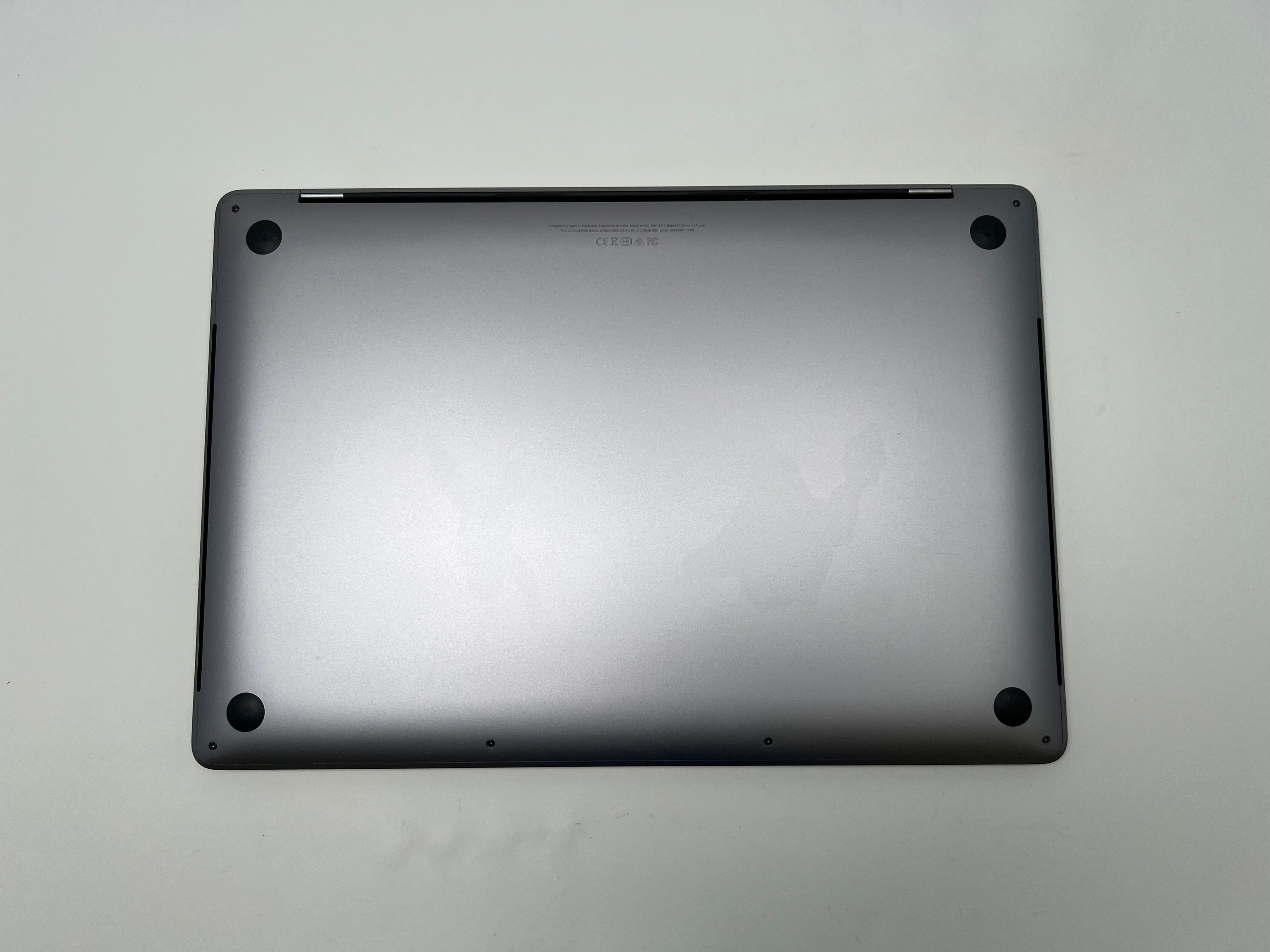 MacBook Pro (2018) 15-inch – Intel Core i7 2.6GHz – 32GB RAM 1TB SSD • Radeon Pro 560X