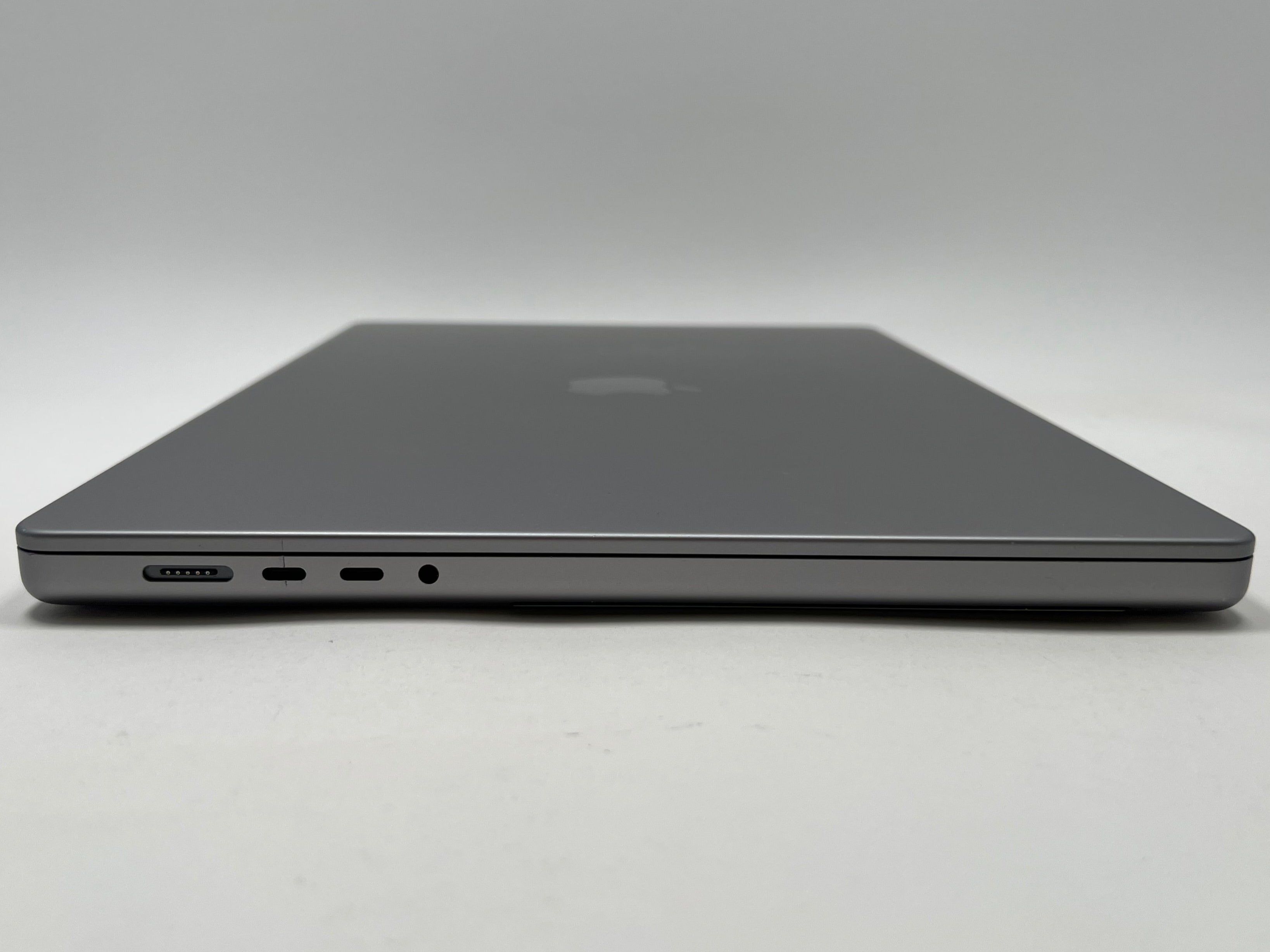 MacBook Pro (2021) 16-inch – M1 Pro 16-Core GPU – 32GB RAM 512GB SSD