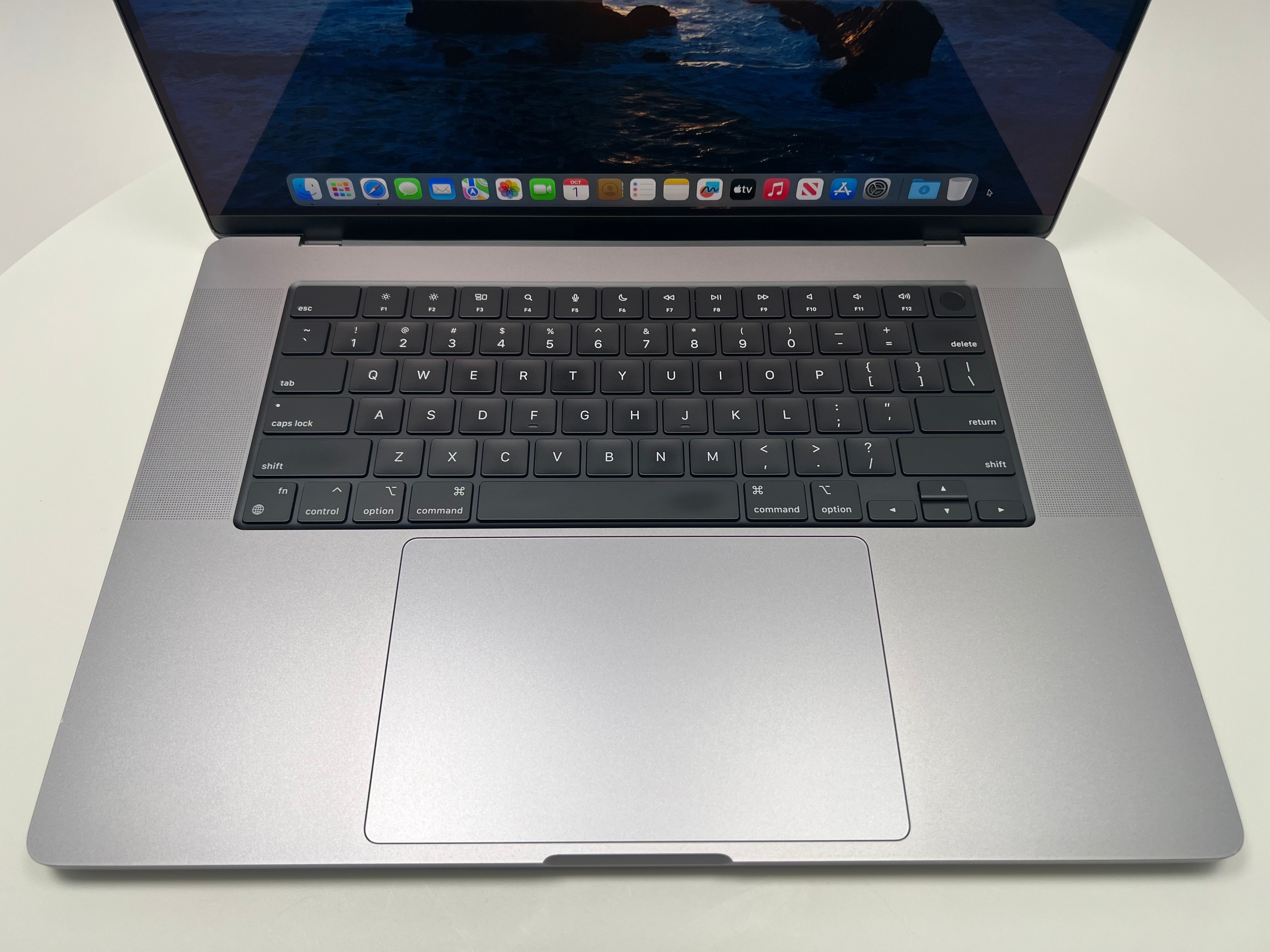 MacBook Pro (2021) 16-inch – Apple M1 Max 32-Core GPU – 64GB RAM 2TB SSD – 94% BH