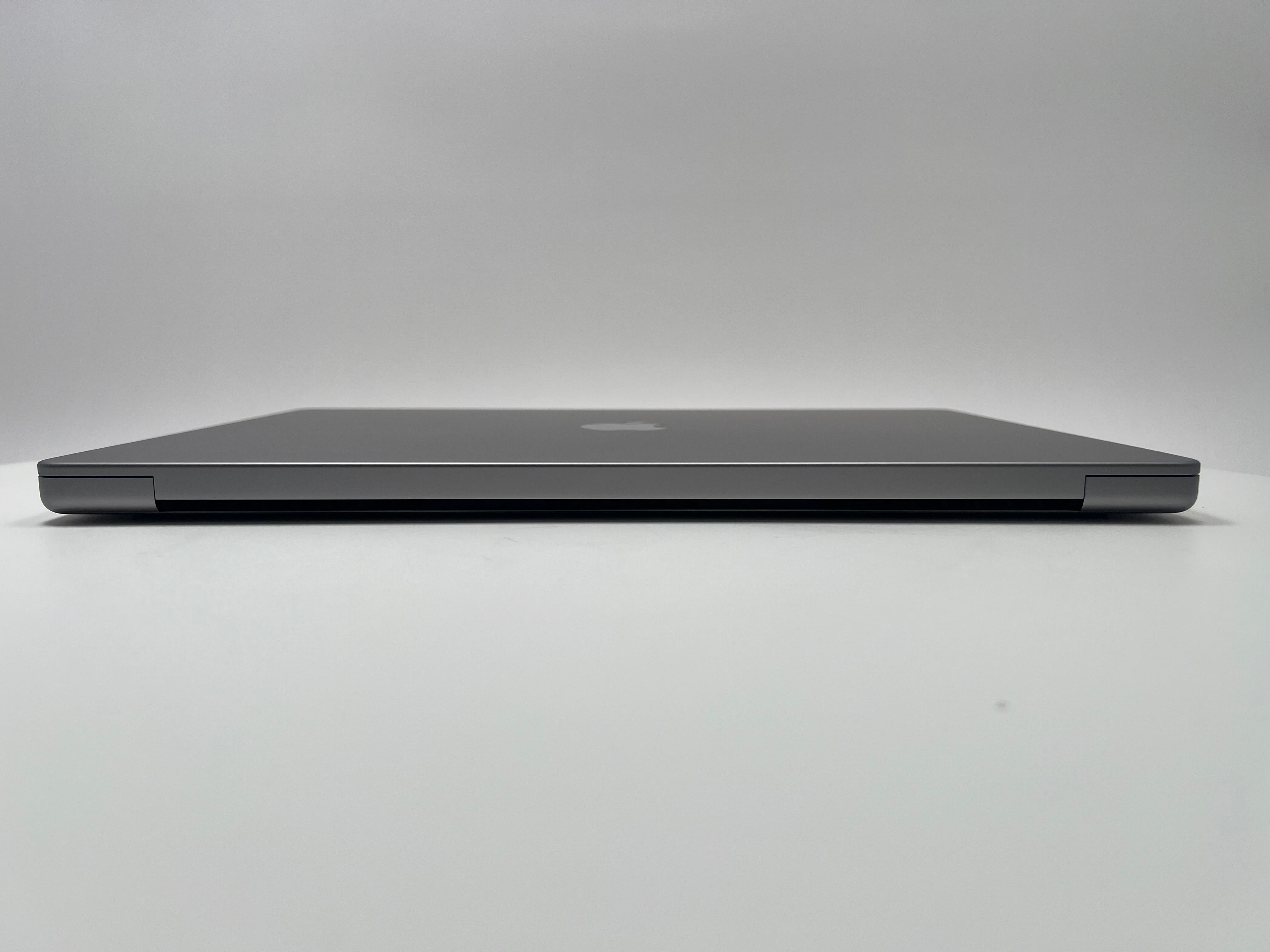 MacBook Pro (2021) 16-inch – Apple M1 Max 32-Core GPU – 64GB RAM 2TB SSD – 94% BH