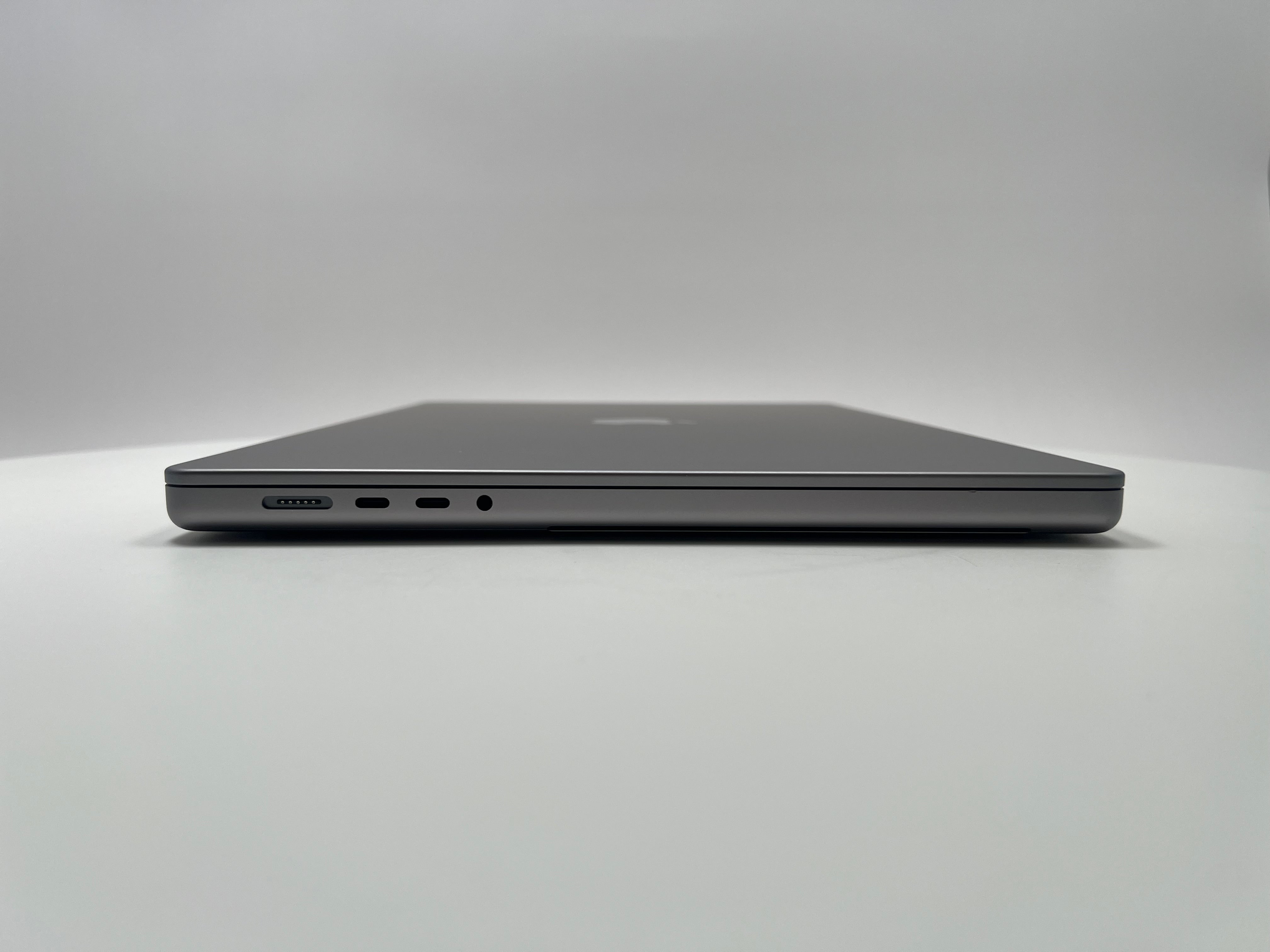 MacBook Pro (2021) 16-inch – Apple M1 Max 32-Core GPU – 64GB RAM 2TB SSD – 94% BH