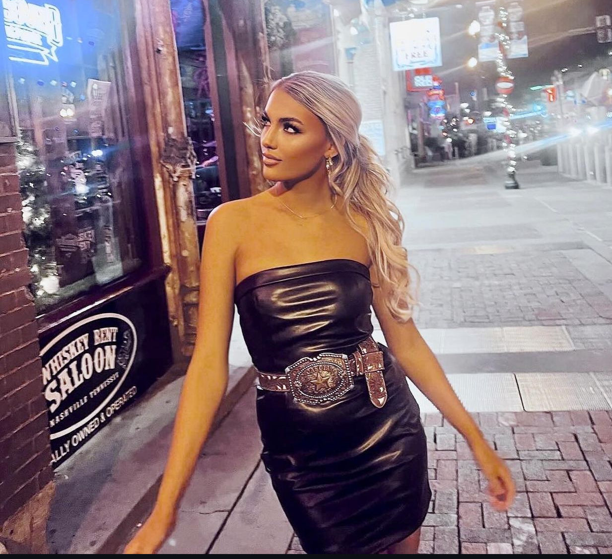 Genius Weft Hair Extensions in Color P18/60