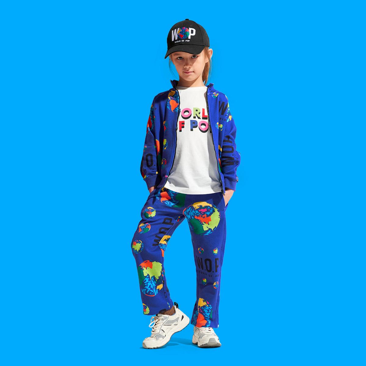 Jogging pants printed "planets"