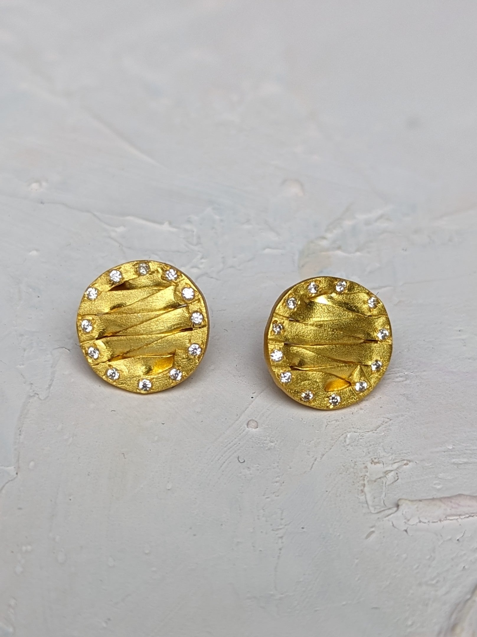 Pavé Basket Stud Earrings