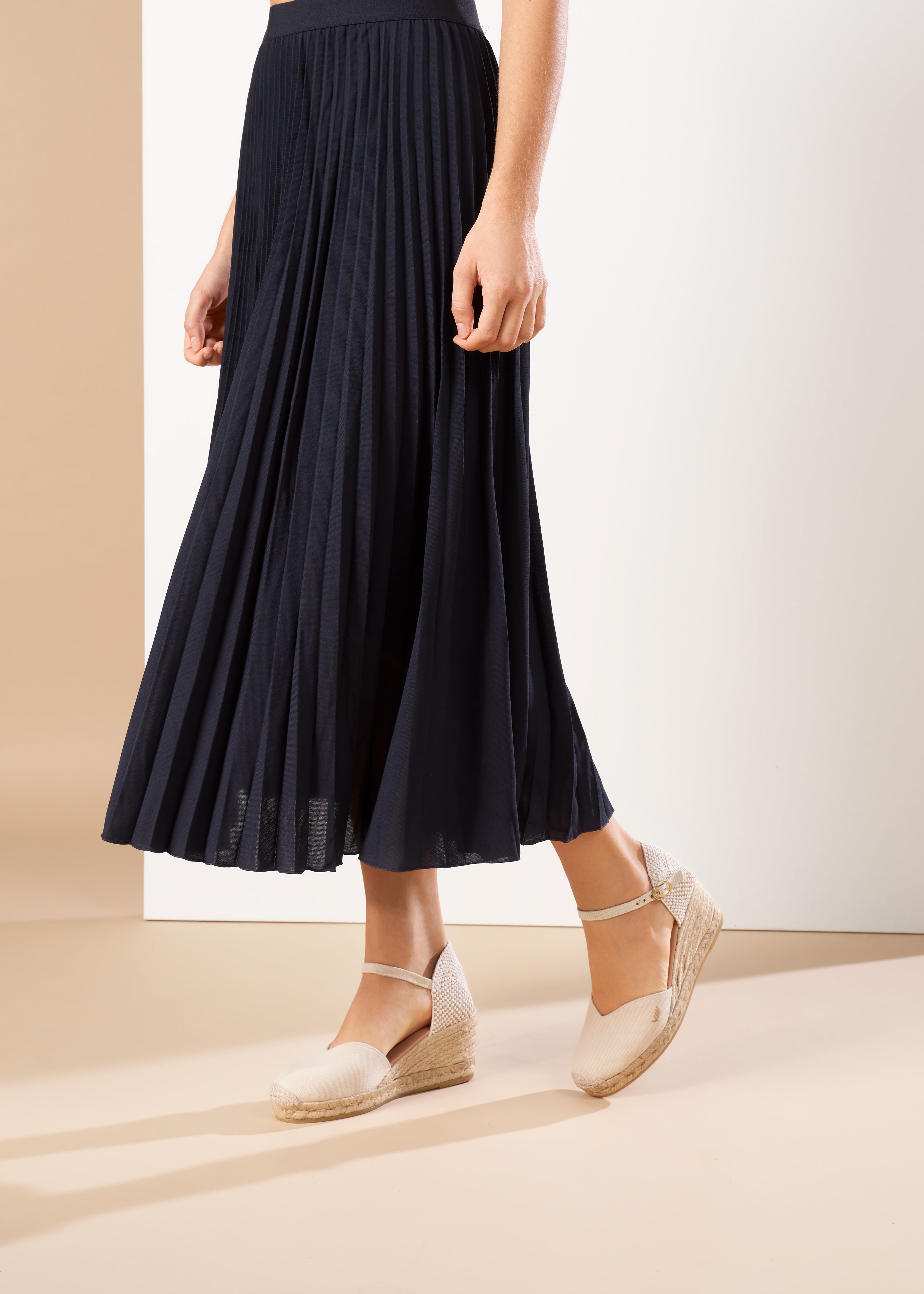 Reus Beige Canvas Ankle Strap Women Espadrille Wedges Legs