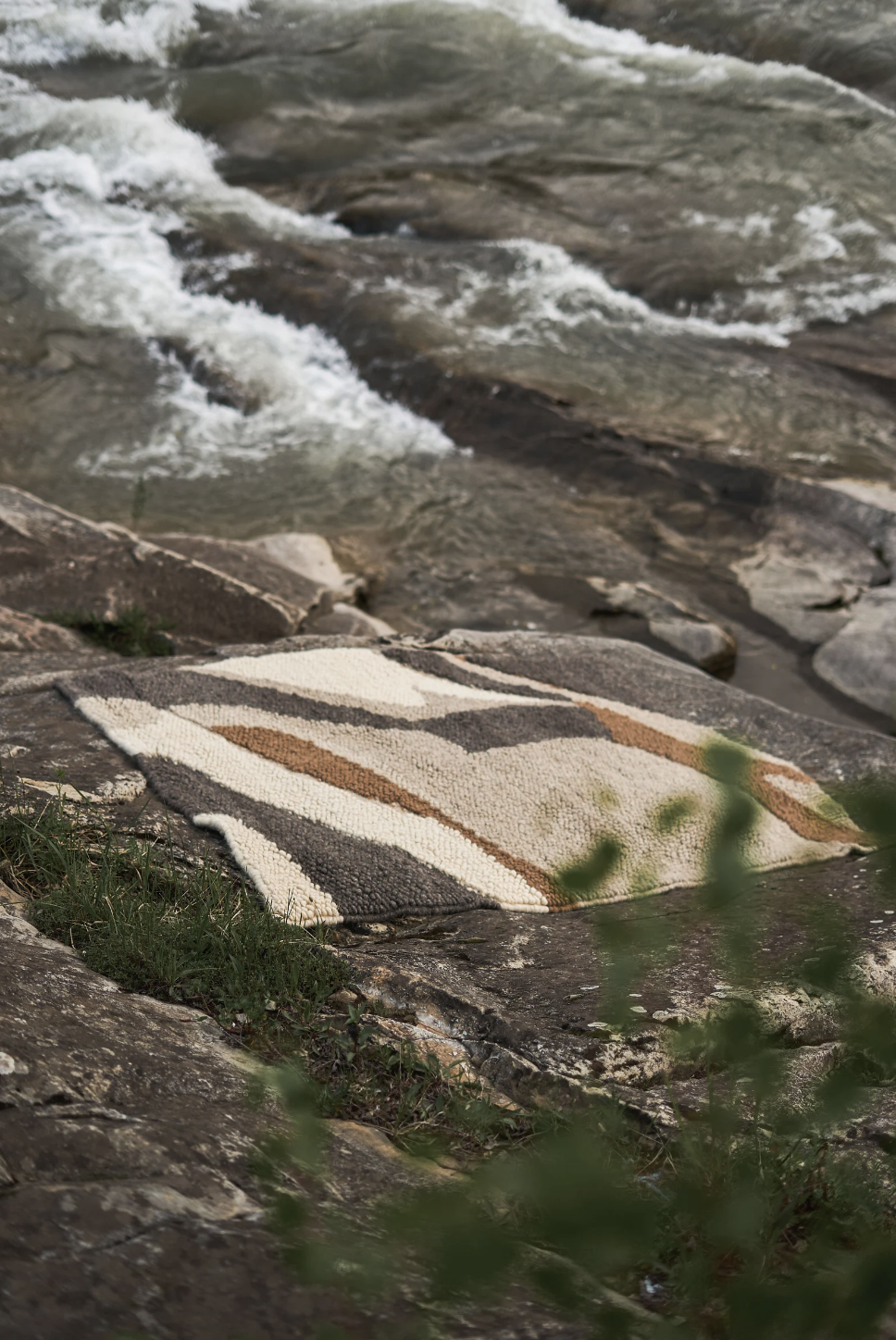Hand Woven Area Rug "Stone"