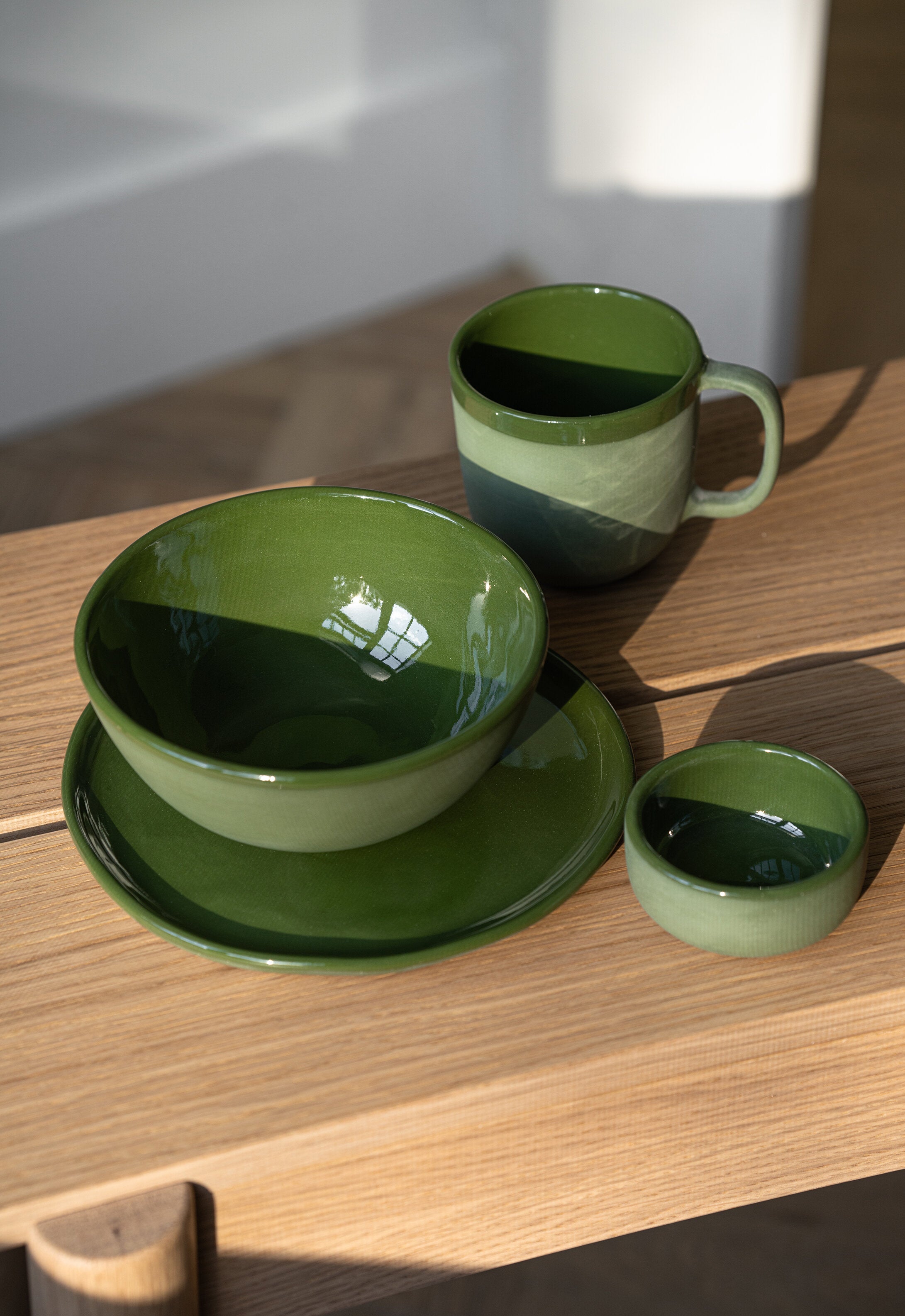Handmade Porcelain Pinch Bowl. Green