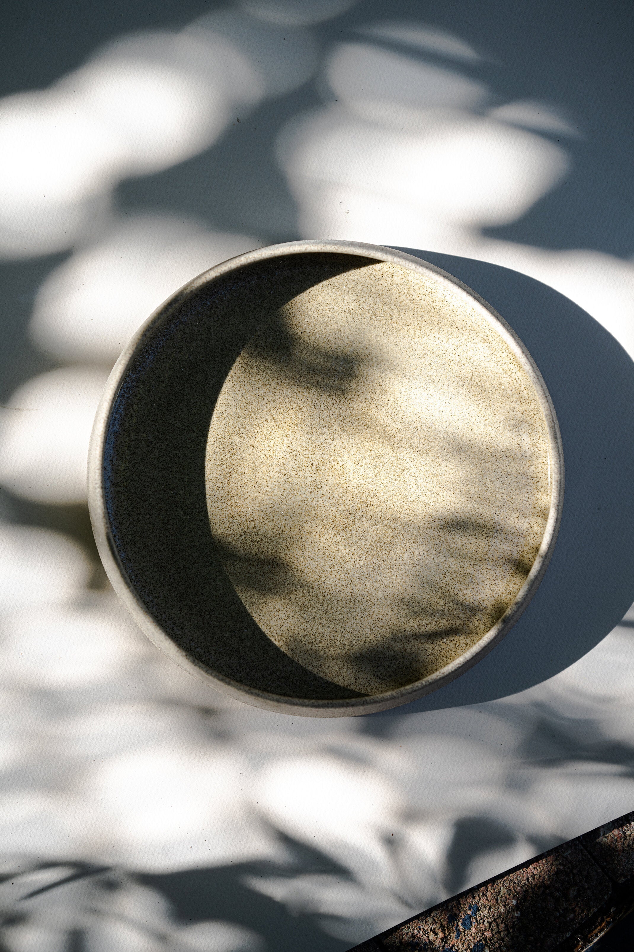 Stoneware Salad Plates with High Sides "Concrete"