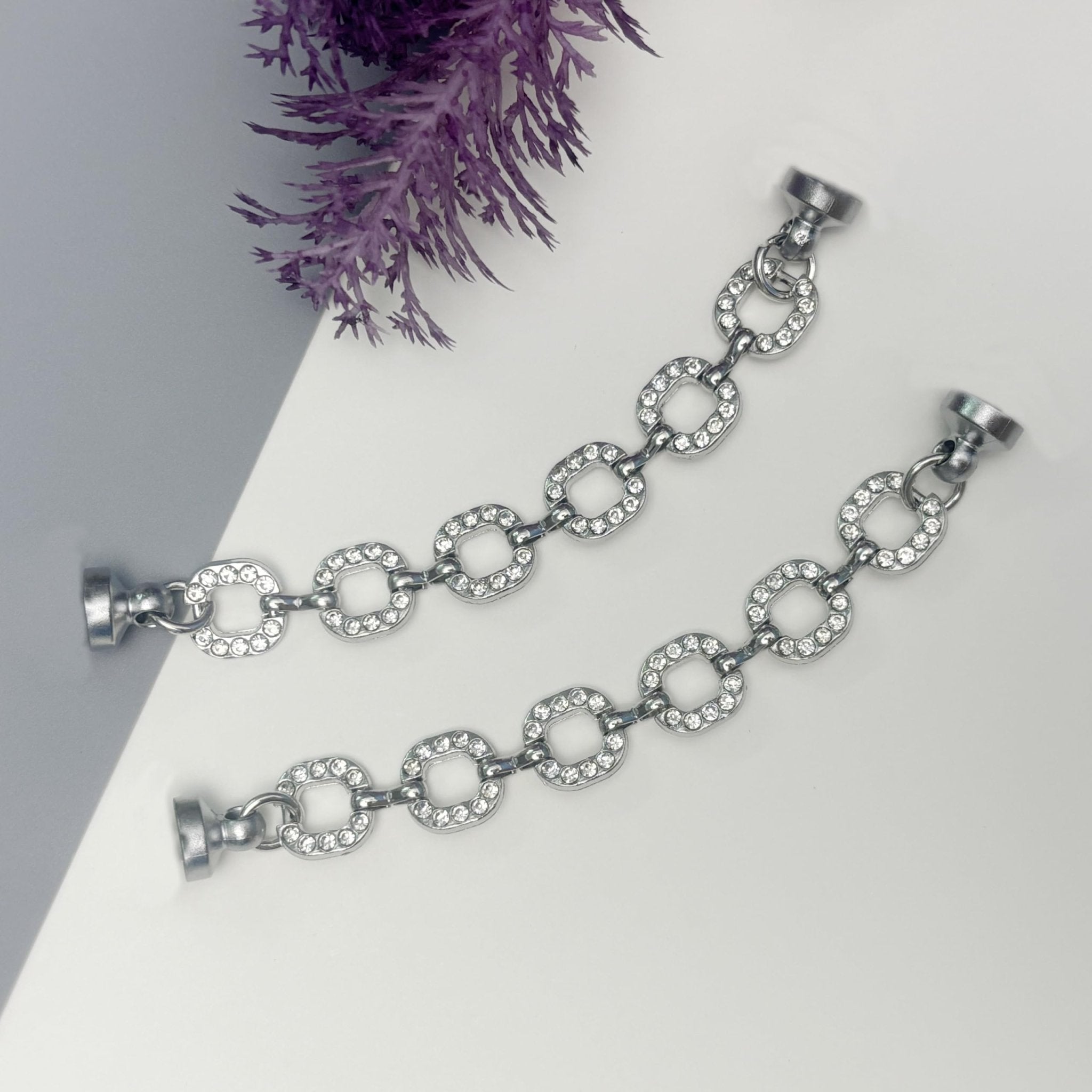 Bling Shoe Charms for Women, 22Pcs Plastic Sparkling Gems Rhinestones Shoe Decoration Charms, Girly Shoe Chains for Clog Sandals, DIY Shoe Accessories for Party Favor