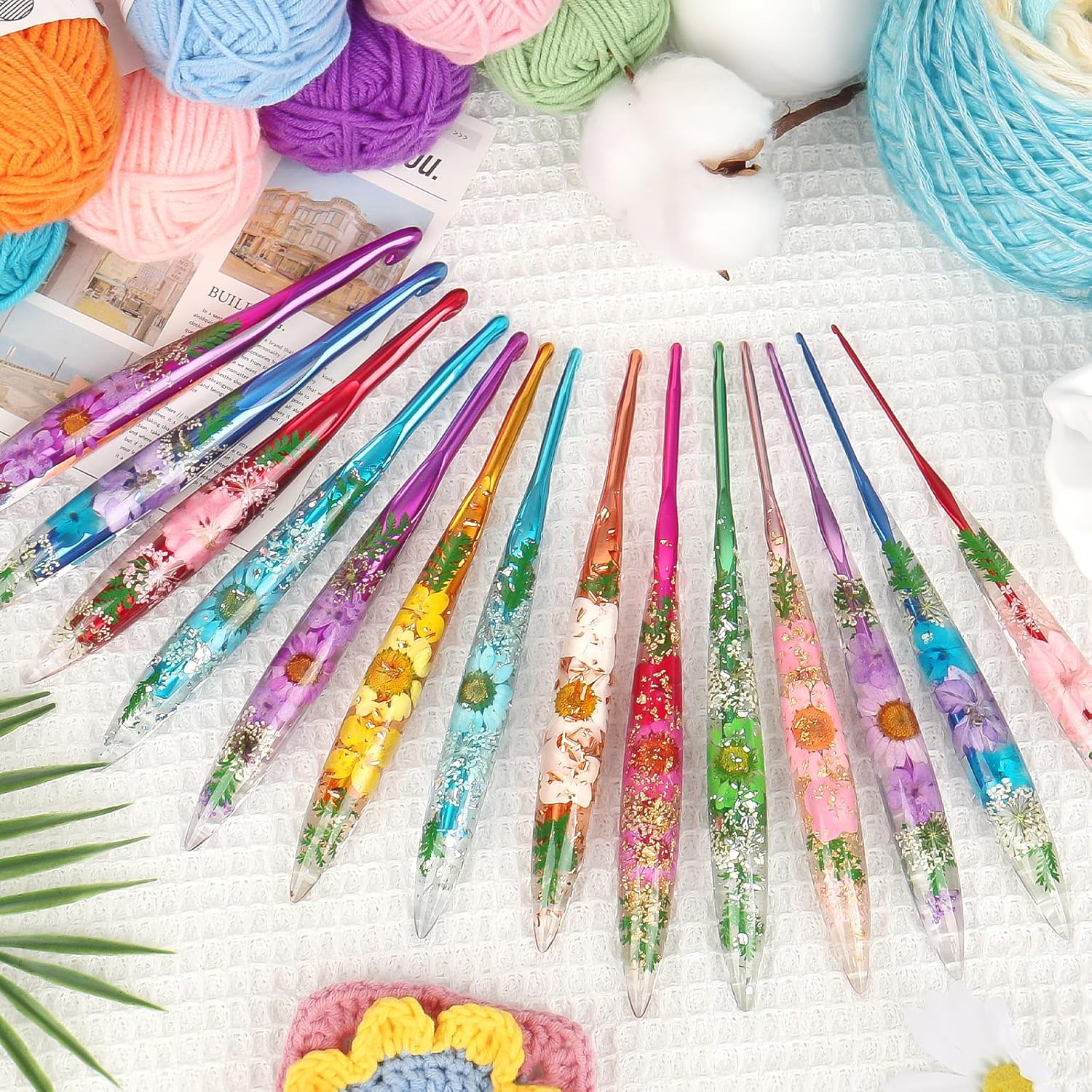 Coopay Crochet Hooks, 2mm Crochet Hook Ergonomic, See-Through Resin Handle with Flowers Inside, Pretty & Pleasant, Ideal for Crocheting Blankets, Dolls, Shawls, Hats, Scarves (B-2.0mm)