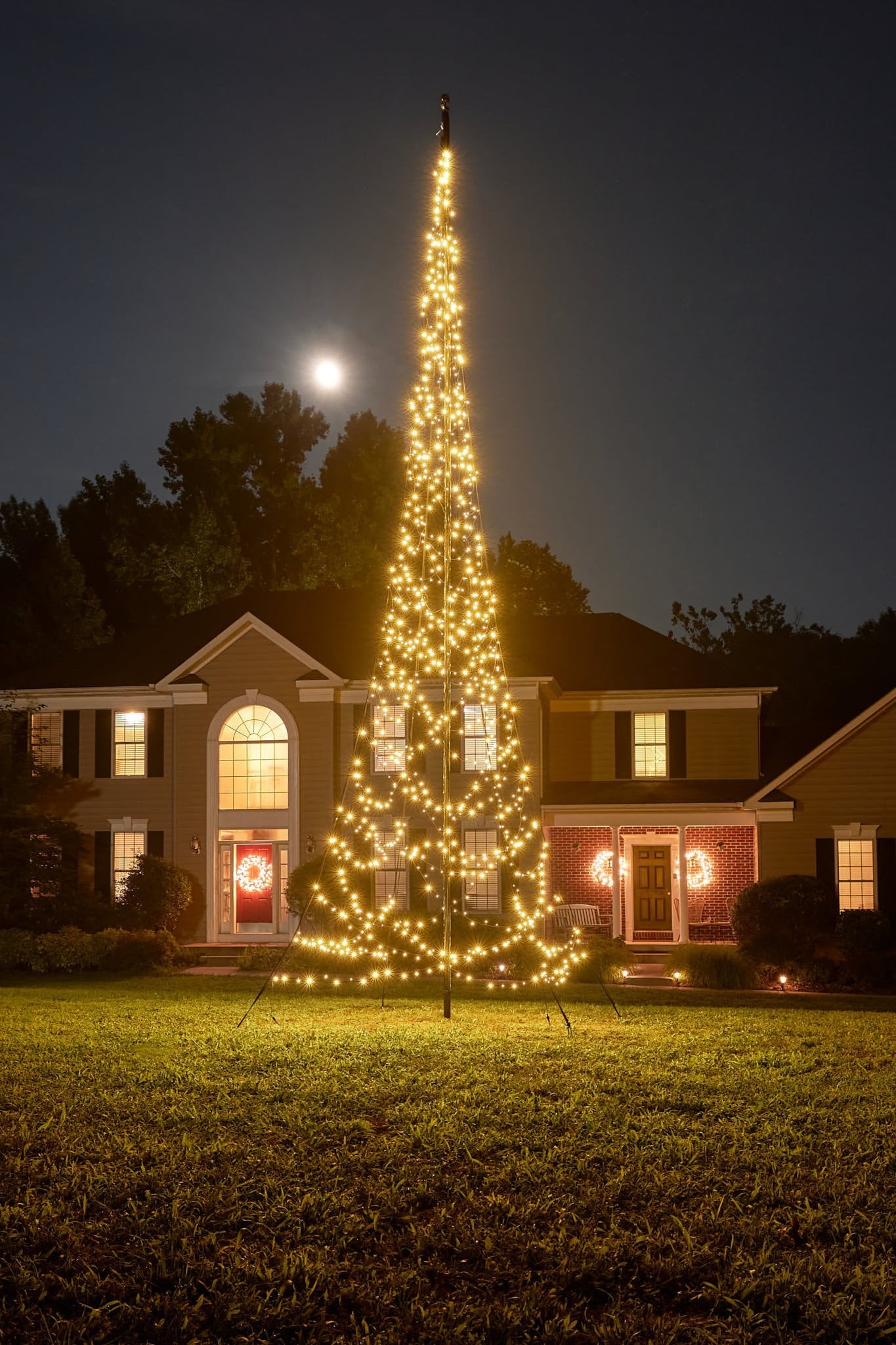 Fairybell 25 Foot Flagpole Tree - 1000 LED Warm White