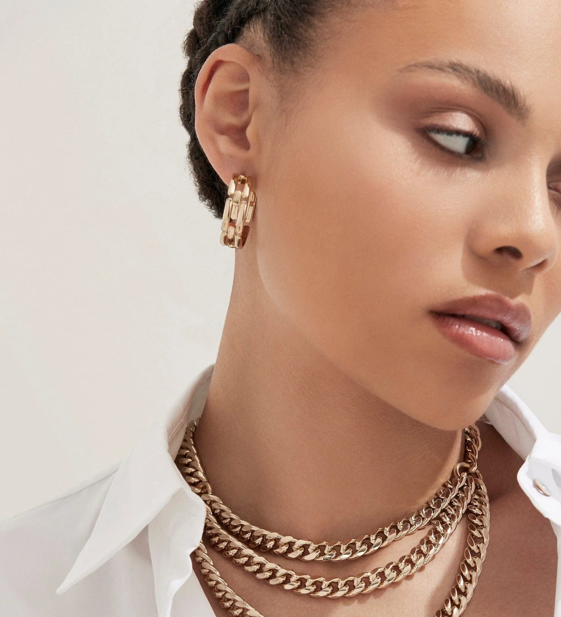 Fiona Hoops gold chain jewelry set shining and stylish for every look
