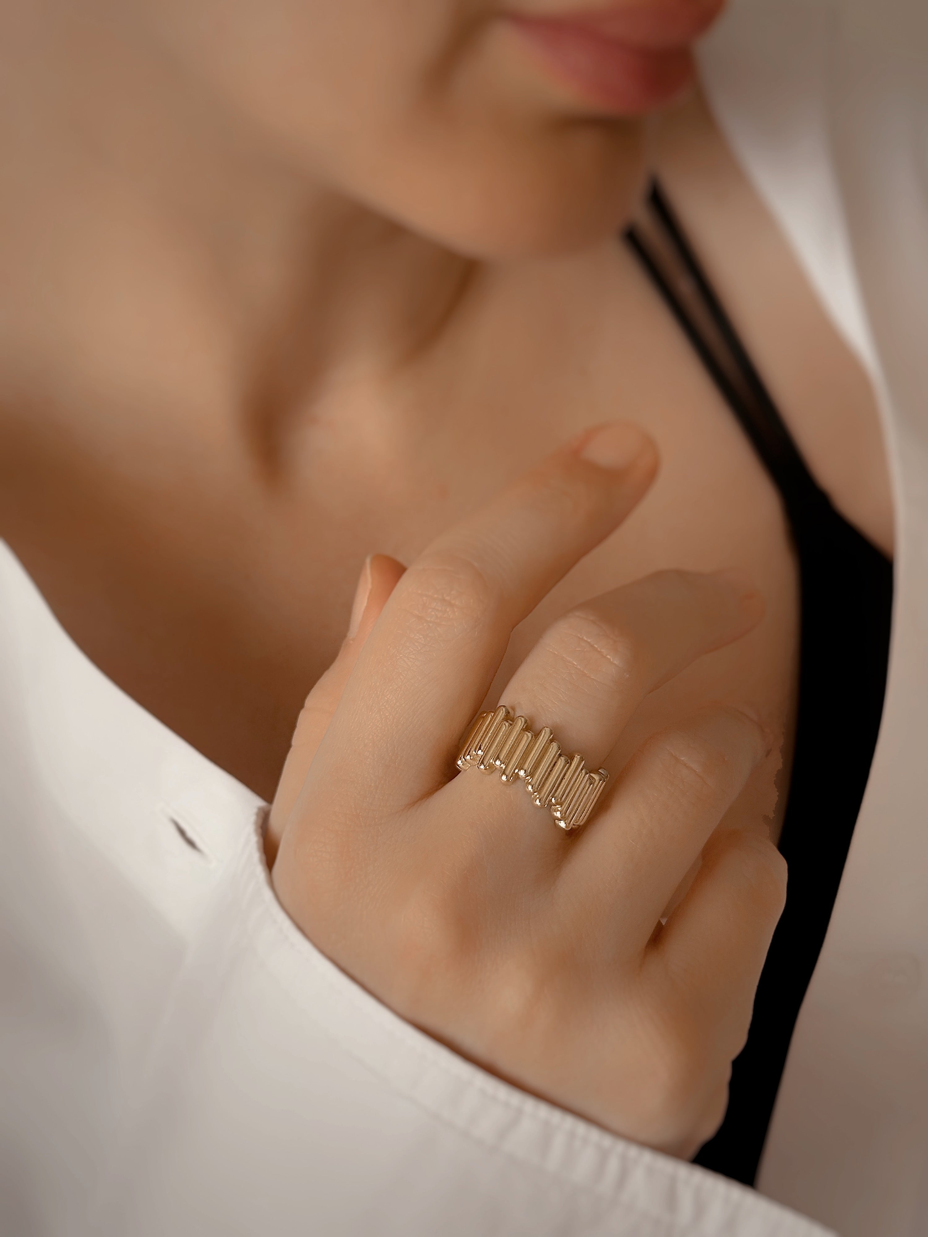 14K Solid Gold Serrated Wave Zigzag Model Ring