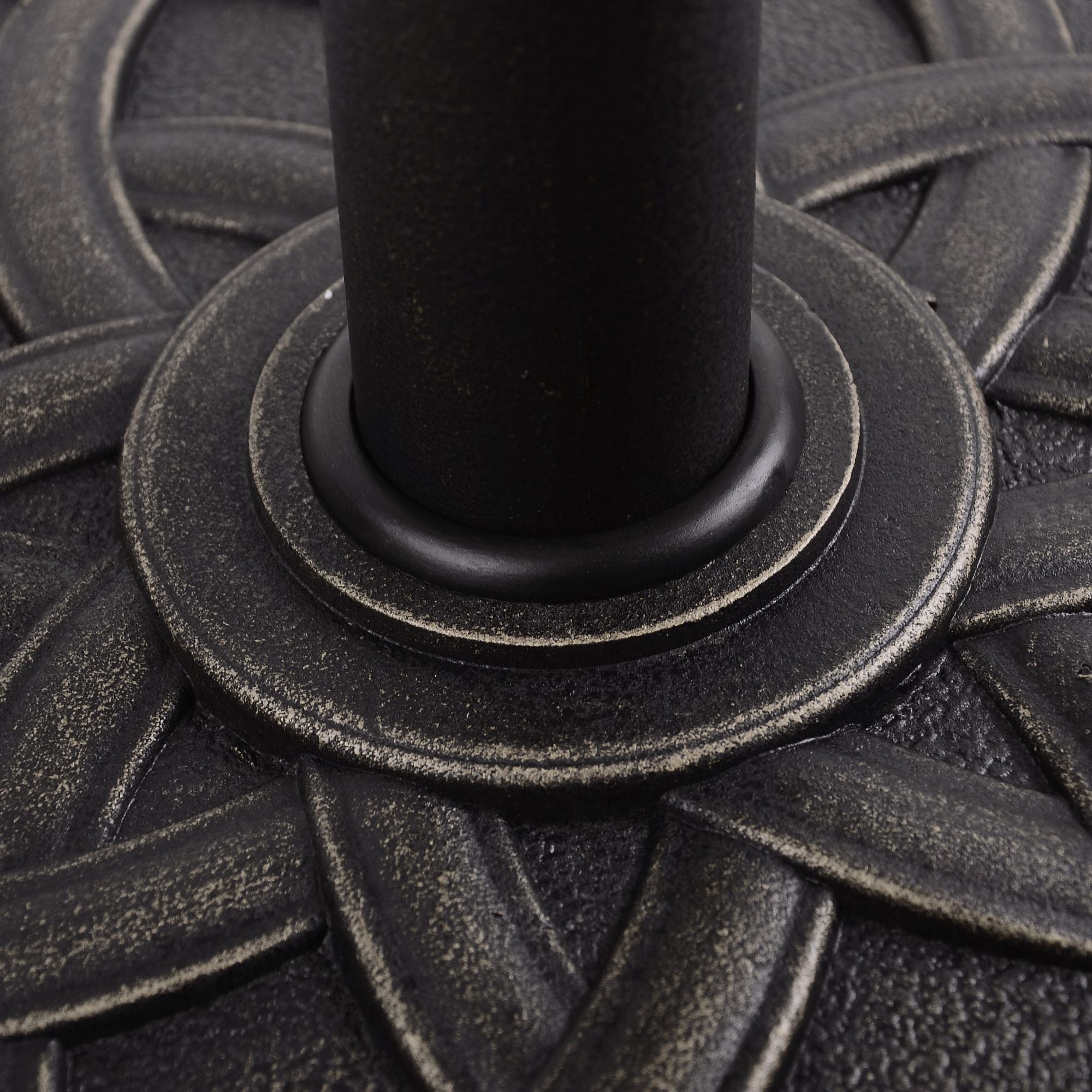 Outsunny Round Bronze Resin 22" 42 lbs Umbrella Base, Decorative Pattern, Fits Φ1.5", Φ1.89" Poles - Sturdy Parasol Stand for Garden