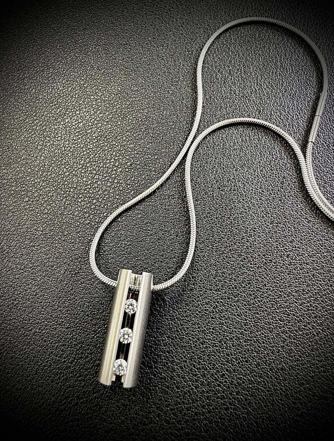 PT333W B.Tiff Hollowed Short Stick Pendant