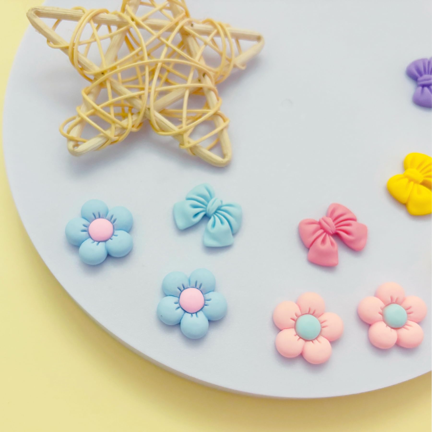 Resin Pink Bow Shoe Charms for Girls, 24Pcs Cute Flower Accessories for Clog Sandals, Pearl Decoration for Women, DIY Party Favor