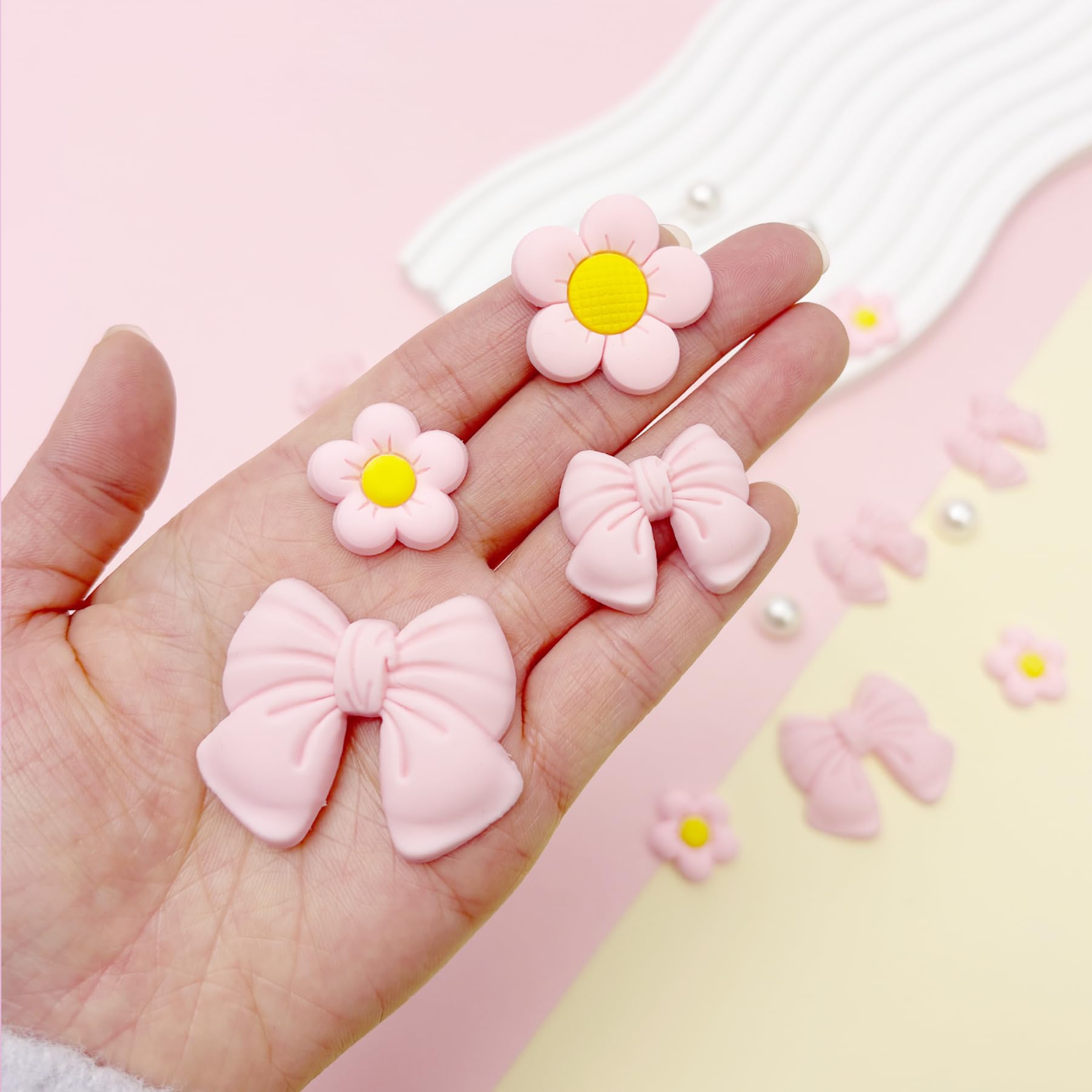 Resin Pink Bow Shoe Charms for Girls, 24Pcs Cute Flower Accessories for Clog Sandals, Pearl Decoration for Women, DIY Party Favor