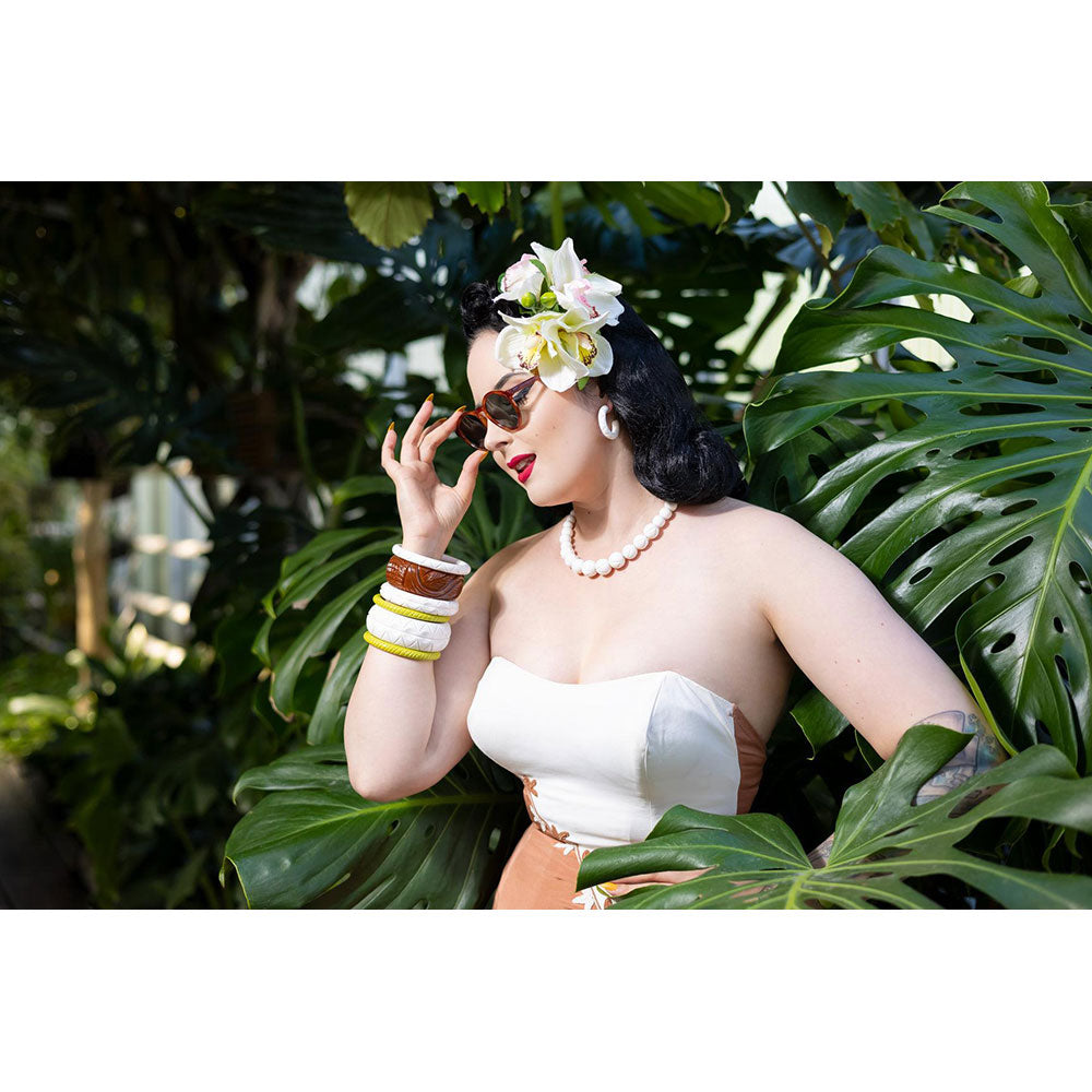Salty Heavy Carve Hoop Earrings by Splendette