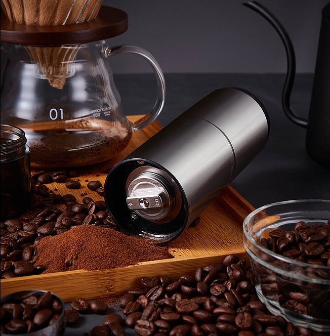 Wireless charging coffee grinder (800 mAh lithium capacity, non-segment fine tuning, strong power, coffee bean capacity 12g, 25 cups / time, mini car, home, travel, outdoor coffee bean grinding)