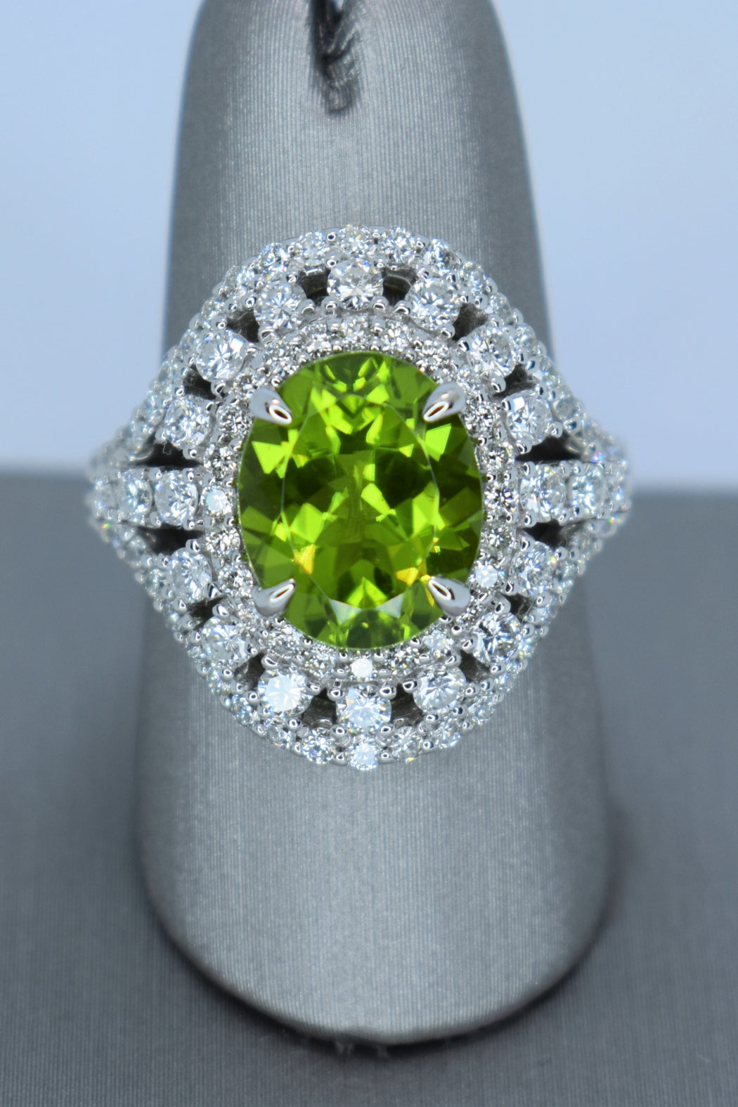 14kt White Gold Diamond & Peridot Ring