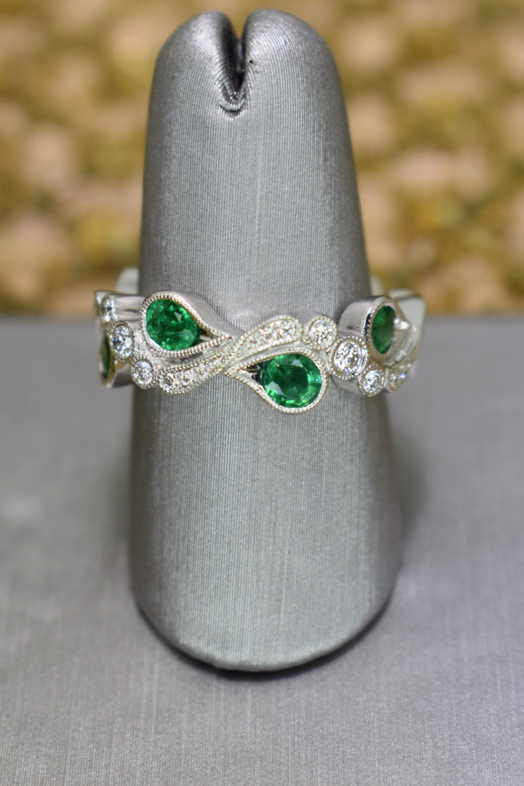 14kt White Gold Emerald & Diamond Ring