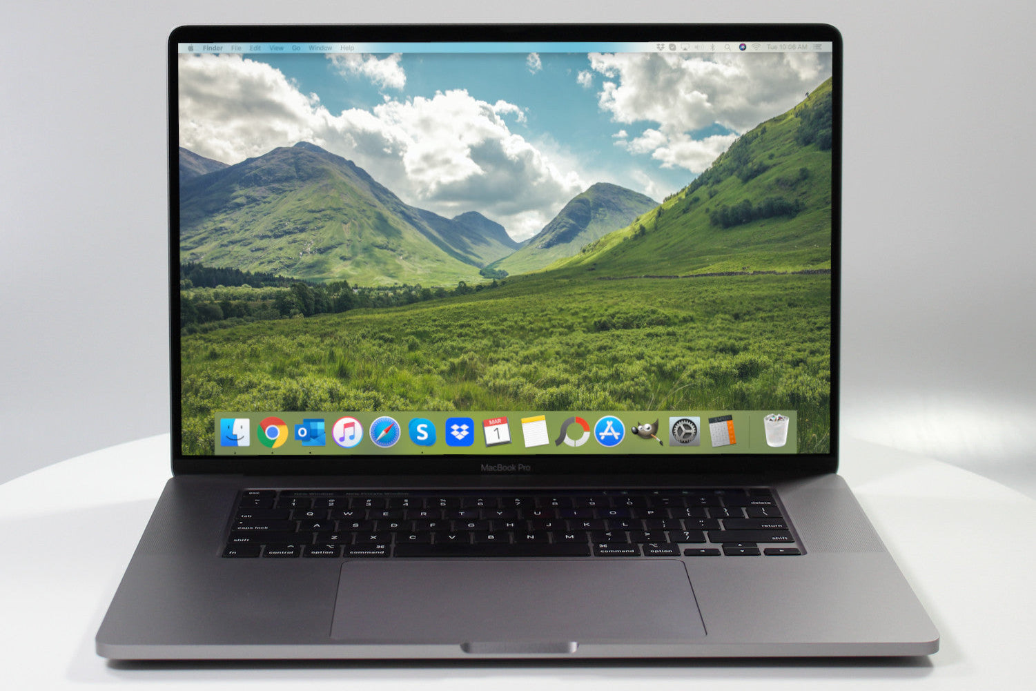 MacBook Pro (2019) 16-inch – Intel Core i9 2.3GHz – 16GB RAM 1TB SSD • 5500M GPU – 93 Cycles