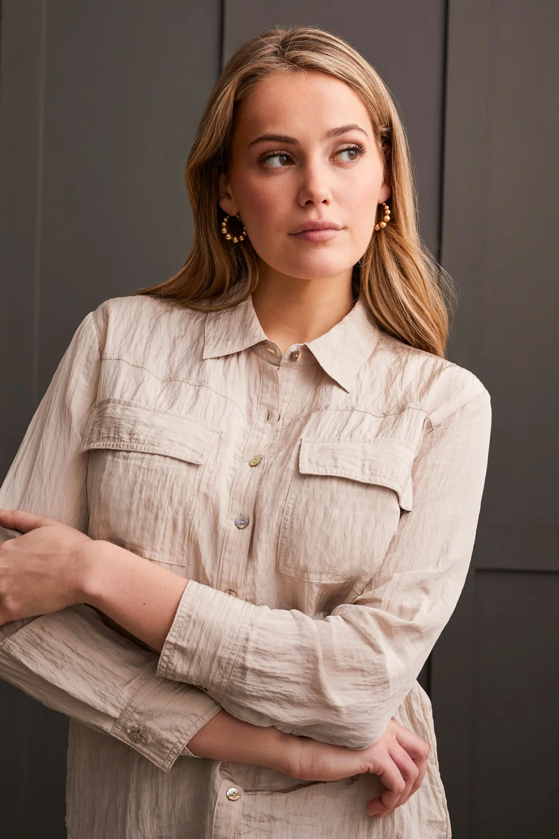 BUTTON-UP SHIRT WITH COLLAR