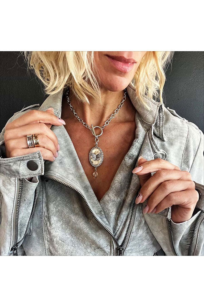 She Believed She Could Butterfly Choker