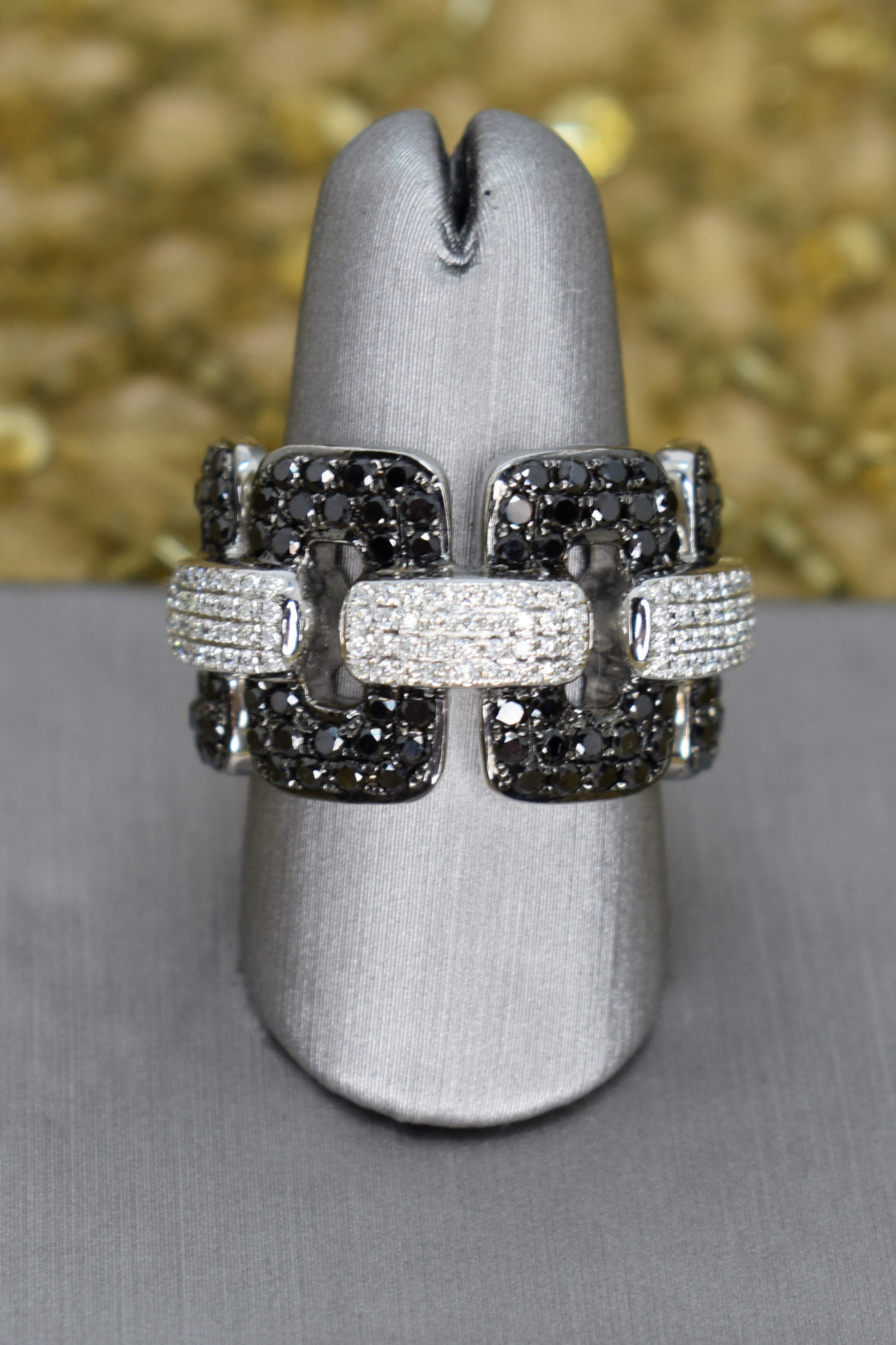 18kt White Gold Black & White Diamond Ring