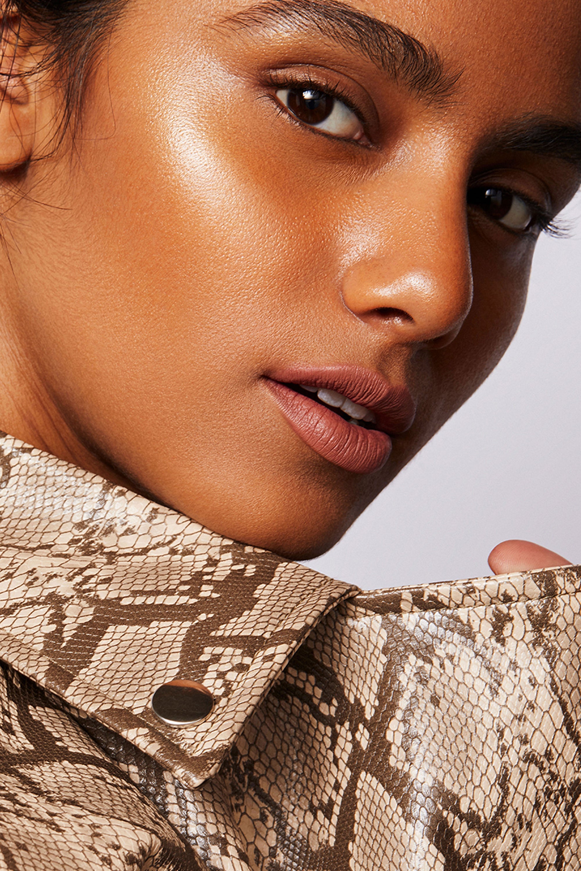 Double Contour Stick