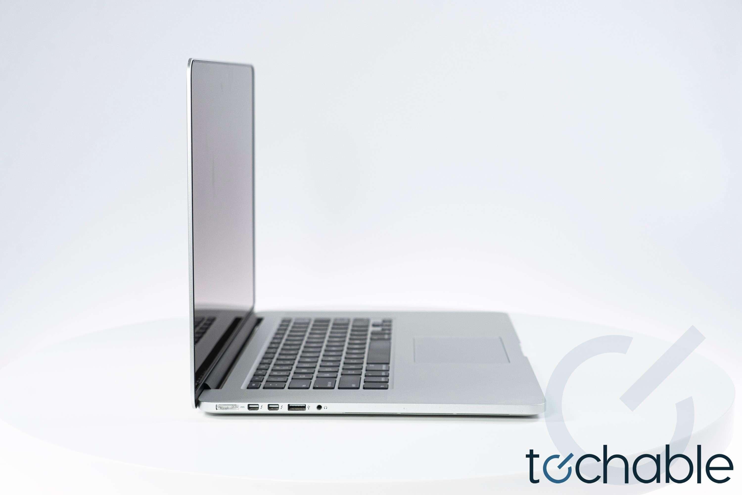 MacBook Pro (Mid 2015) 15-Inch - 2.5GHz Core i7 (IG) - 16GB RAM 2TB SSD