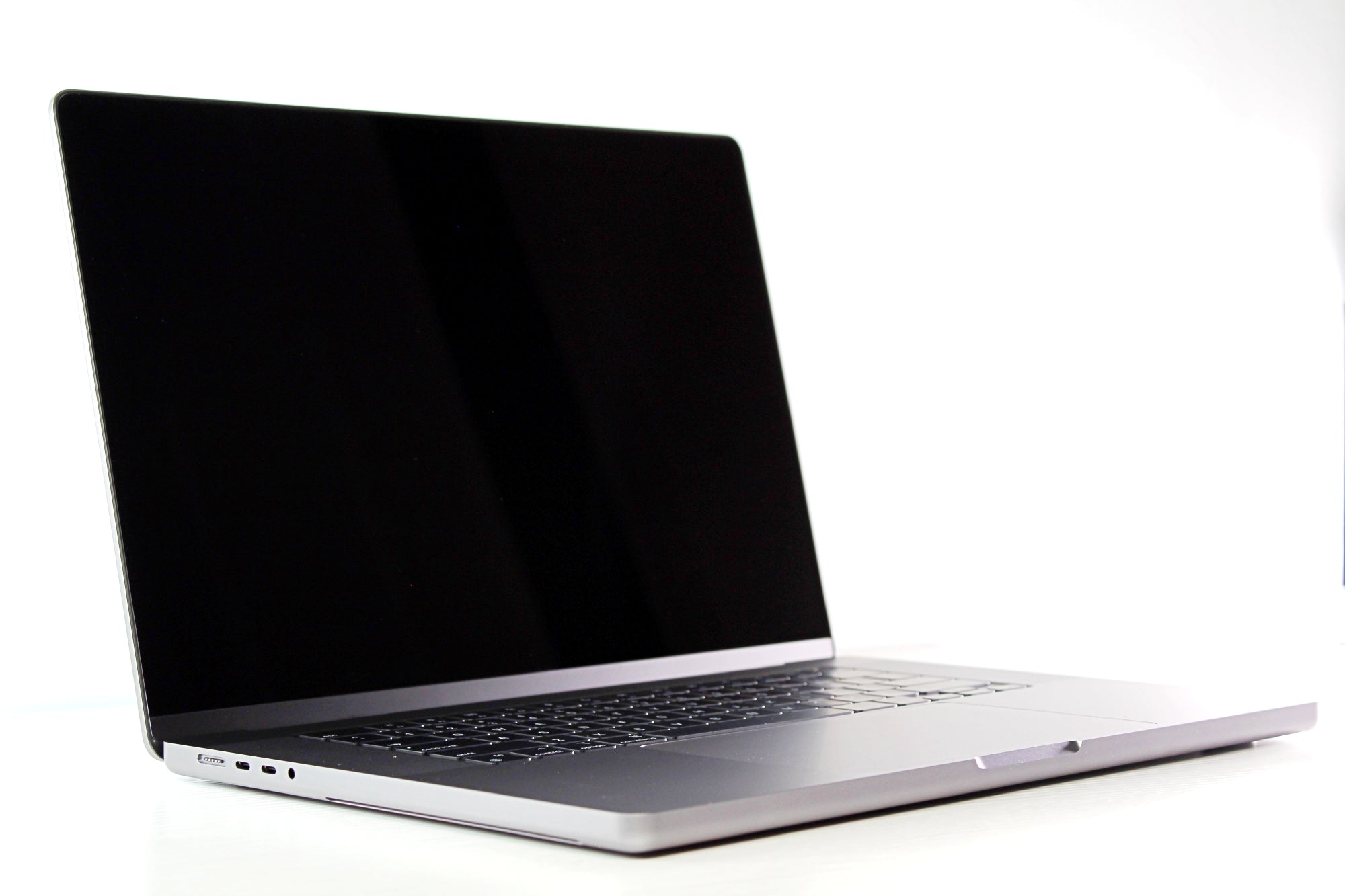 MacBook Pro (2021) 16-inch – Apple M1 Max 24-Core GPU – 64GB RAM 4TB SSD | 4 Cycles