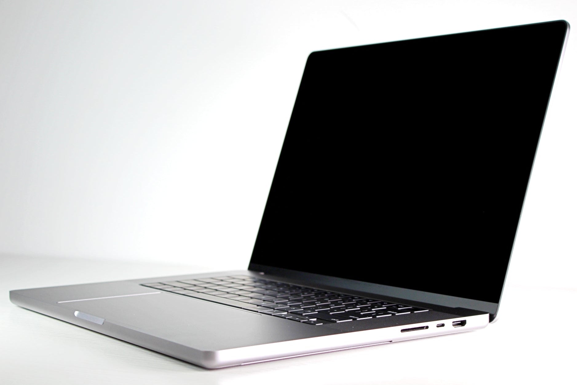 2021 Apple MacBook Pro 16-inch – M1 Pro 16-Core GPU 32GB RAM 2TB SSD | 71 Cycles