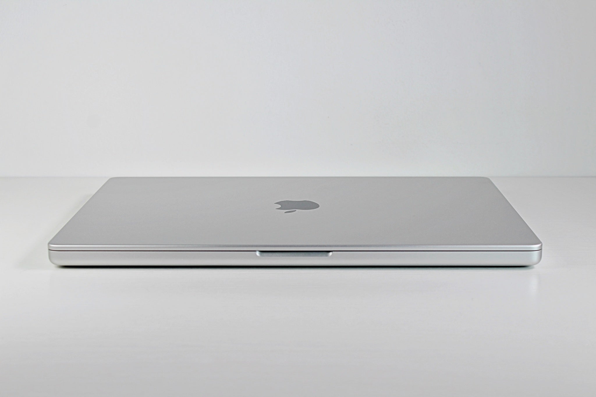2021 Apple MacBook Pro 16-inch – M1 Max 32-Core GPU 64GB RAM 4TB SSD | Excellent