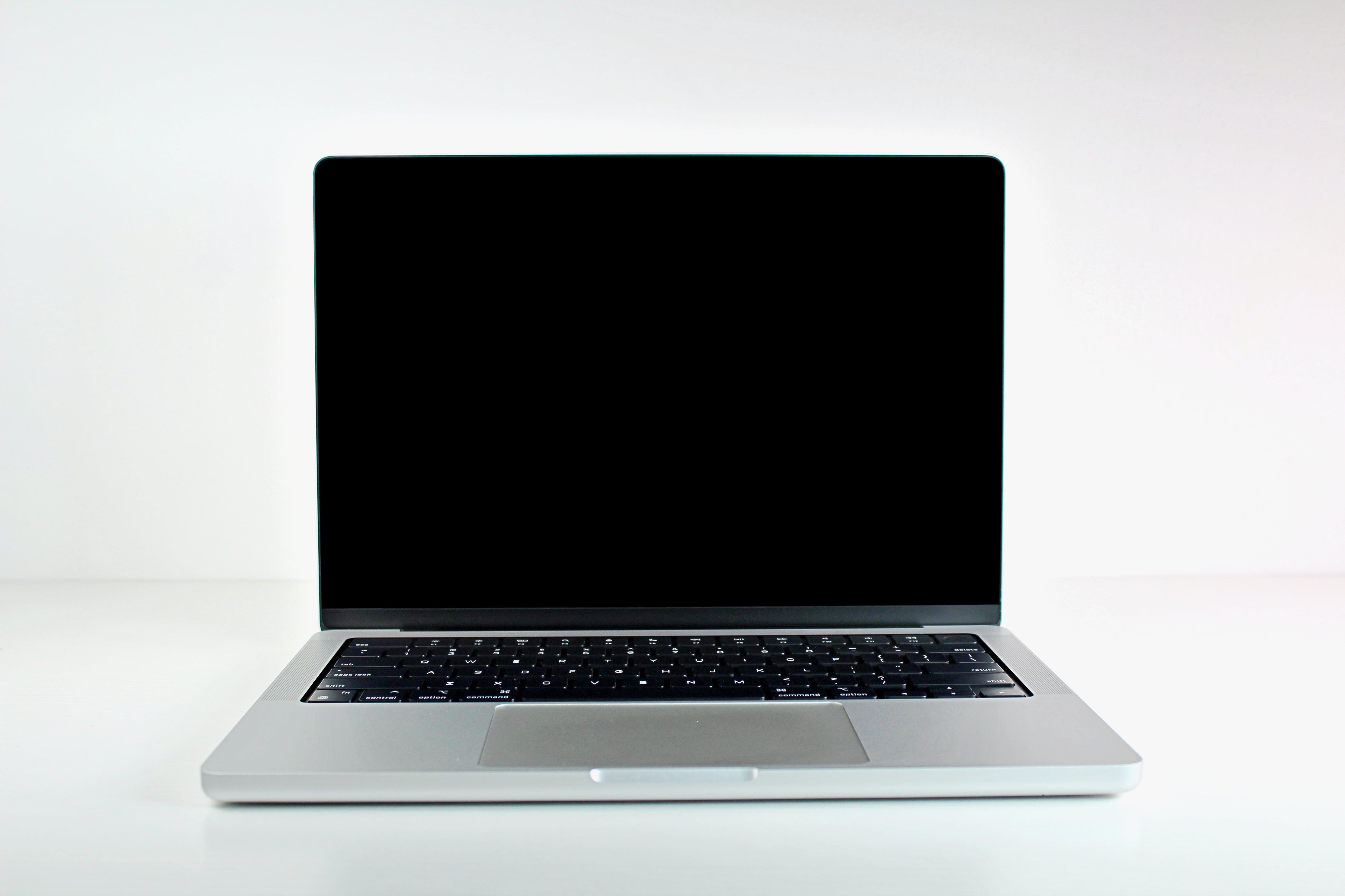 MacBook Pro (2023) 14-inch – Apple M2 Max 12-Core CPU 38-Core GPU – Silver