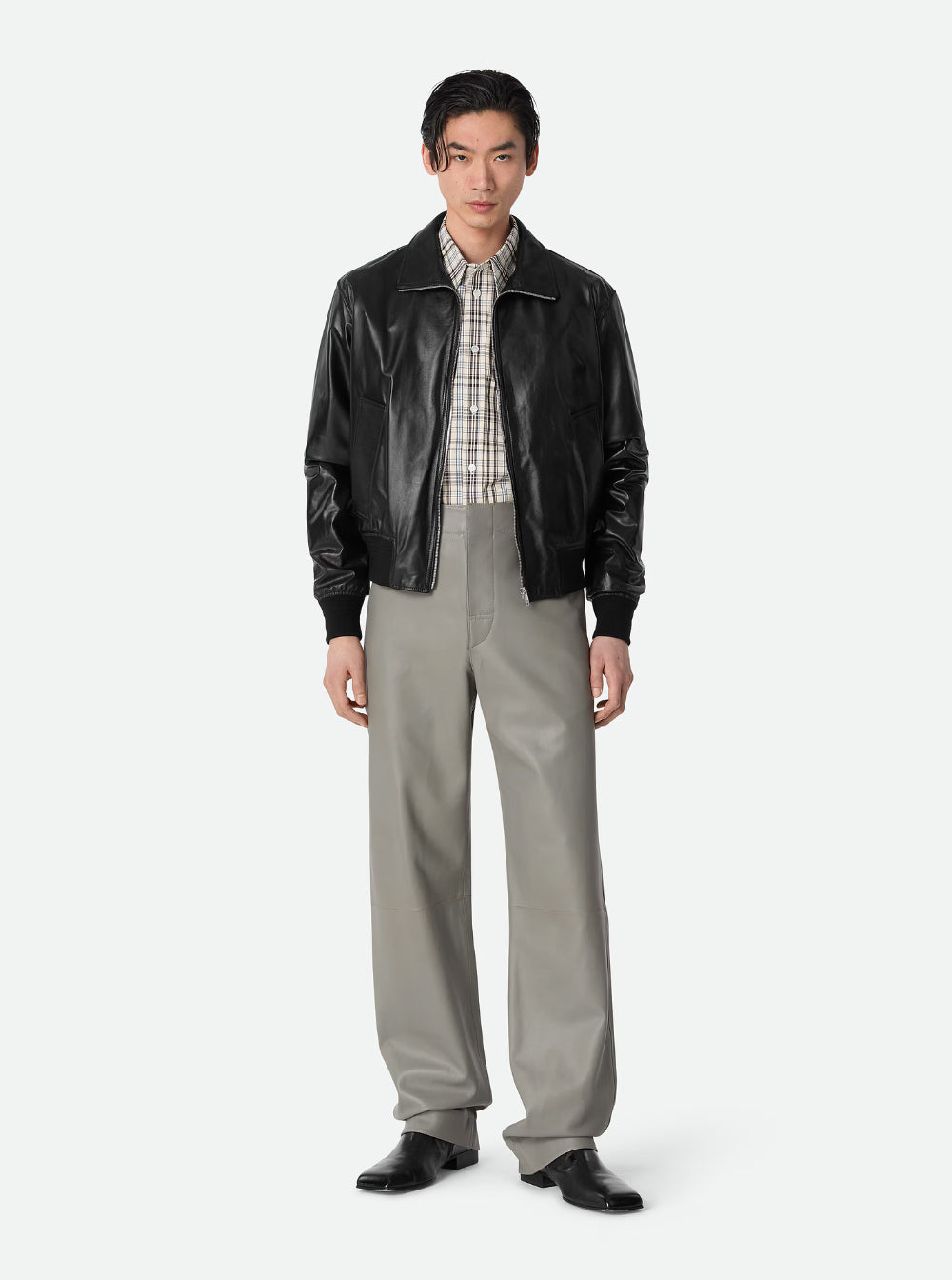 Bottega Veneta Men Black Bomber Jacket With Two Front Welt Pockets In Leather Man