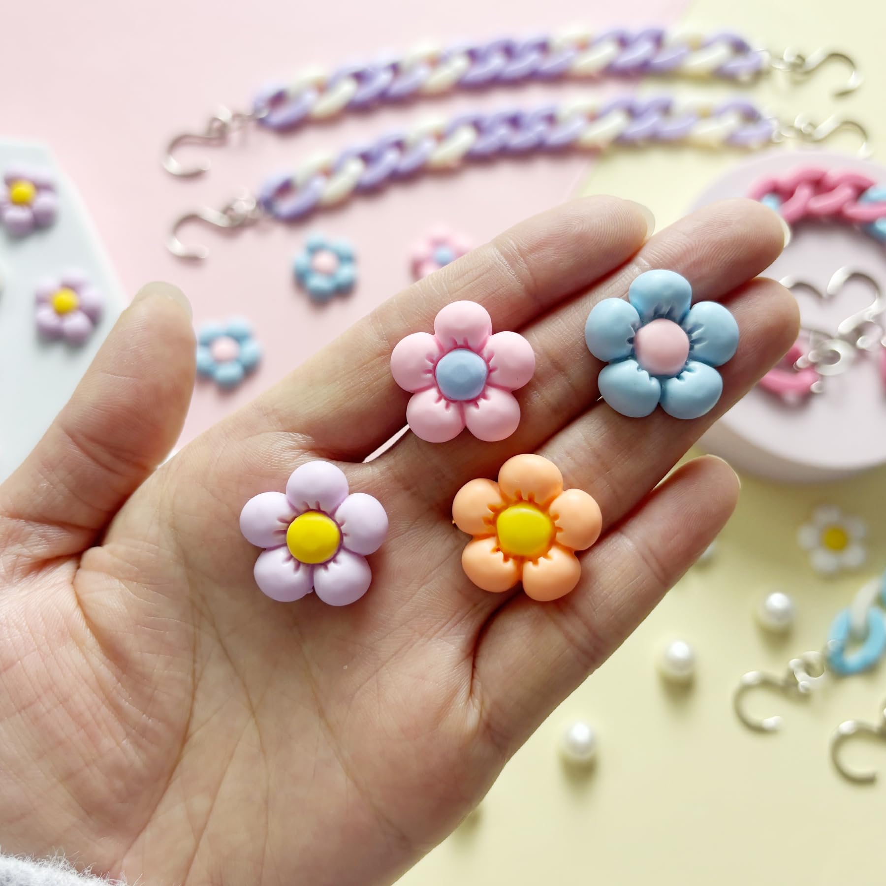 2Pcs Acrylic Shoe Chains for Women, 18Pcs Flower Pearl Shoe Charms Accessories for Clog Sandals, DIY Shoe Decoration Charms for Girls, Party Favor