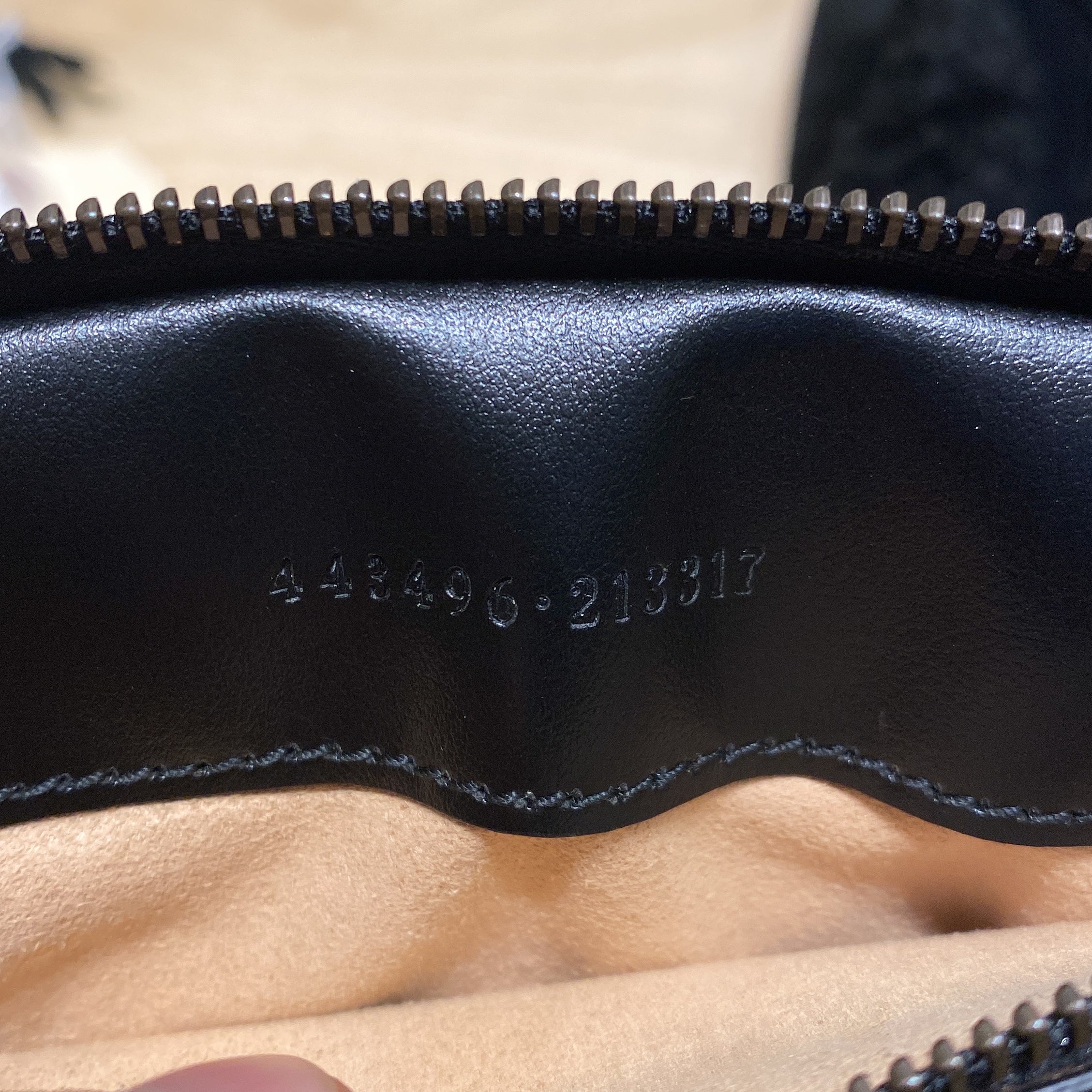 Gucci GG Marmont Flap Bag Matelasse Leather Medium